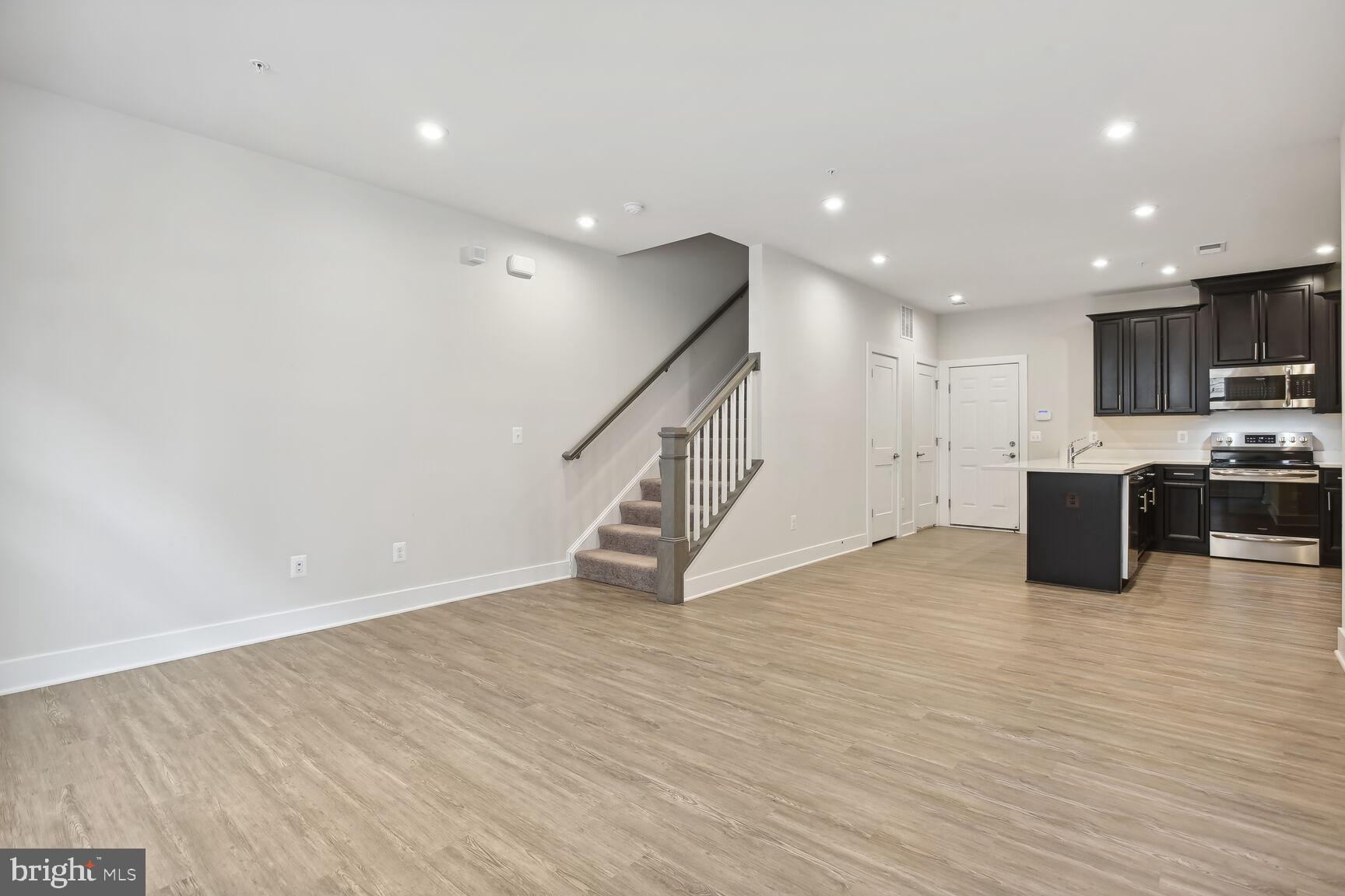 TALL OAKS - Residential Lease