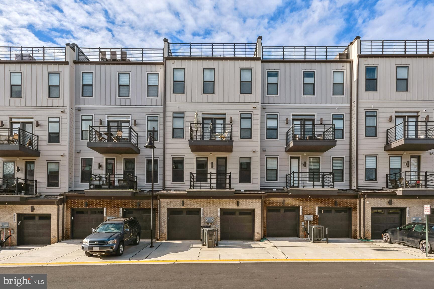 TALL OAKS - Residential Lease