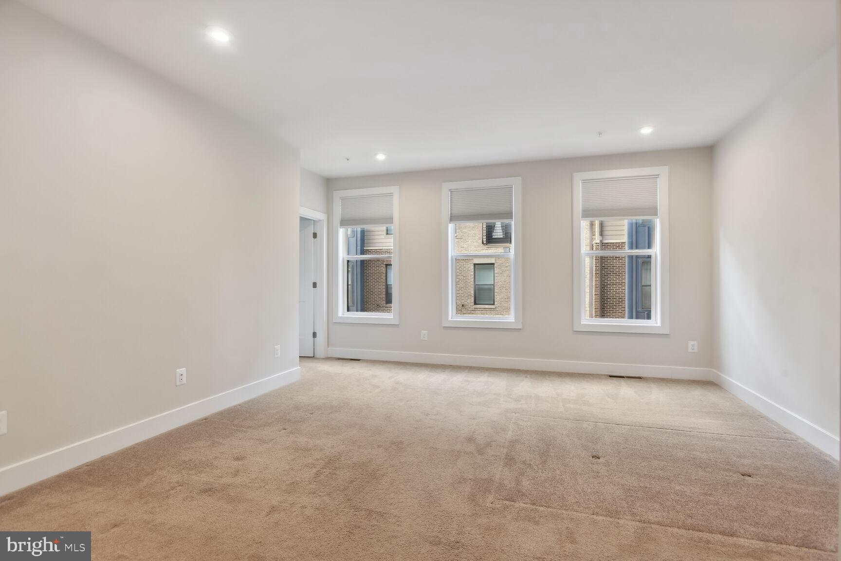 TALL OAKS - Residential Lease