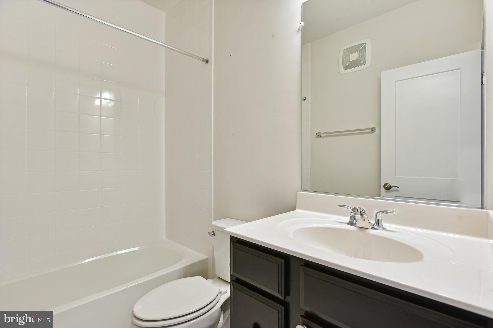 TALL OAKS - Residential Lease