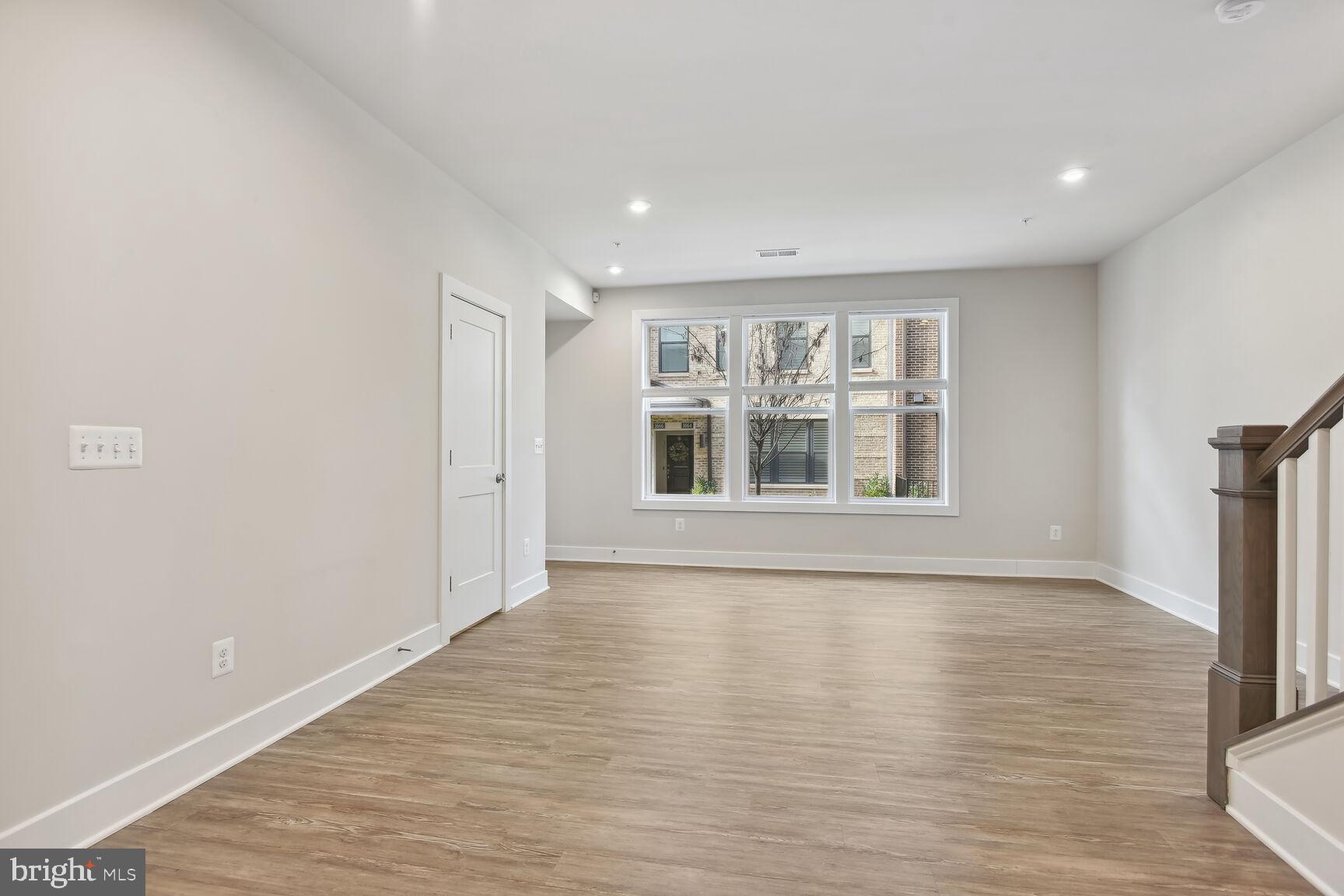 TALL OAKS - Residential Lease