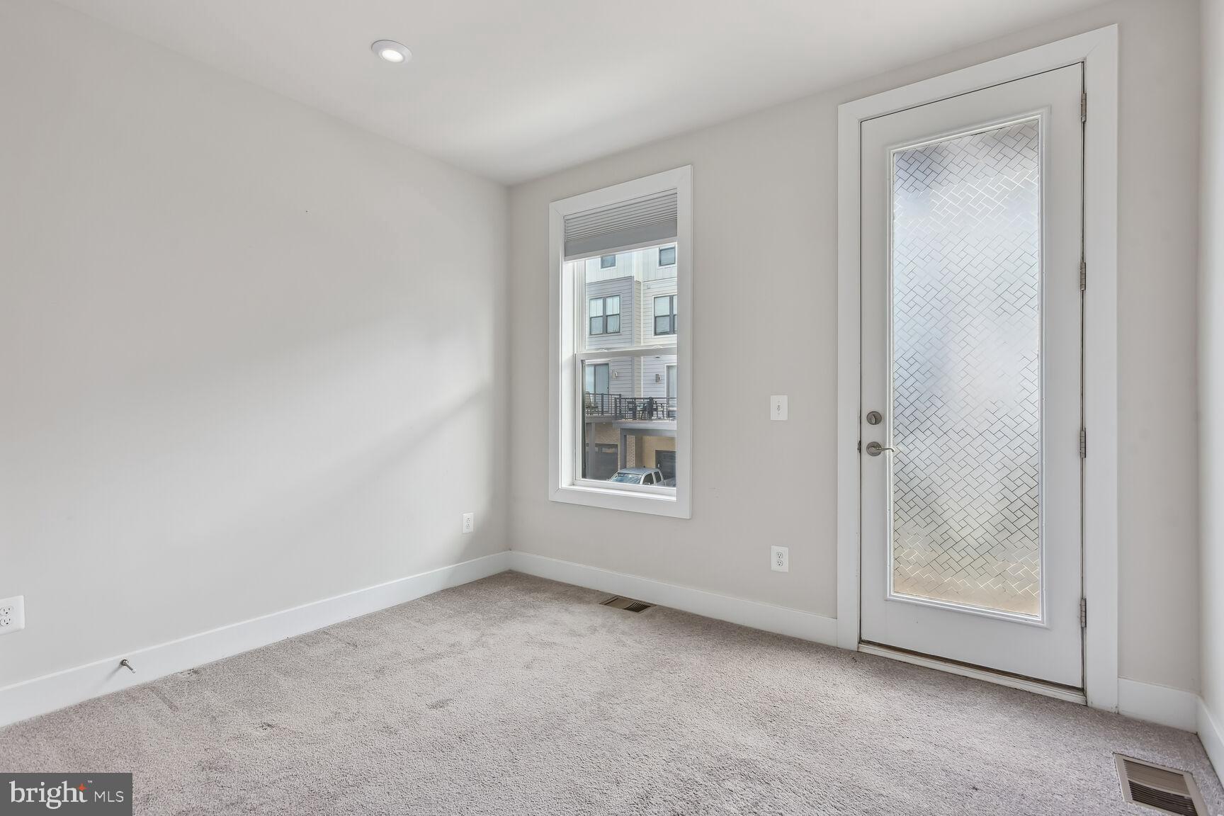TALL OAKS - Residential Lease