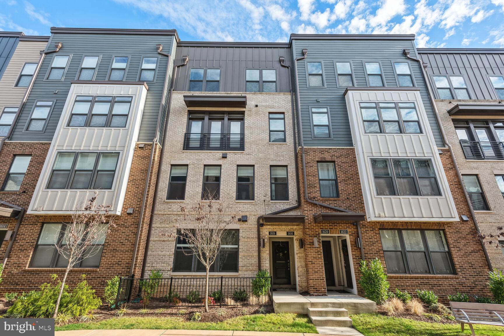 TALL OAKS - Residential Lease