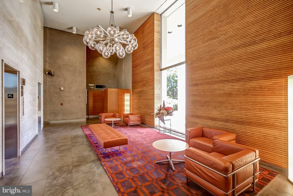 SOCIETY HILL - Residential Lease