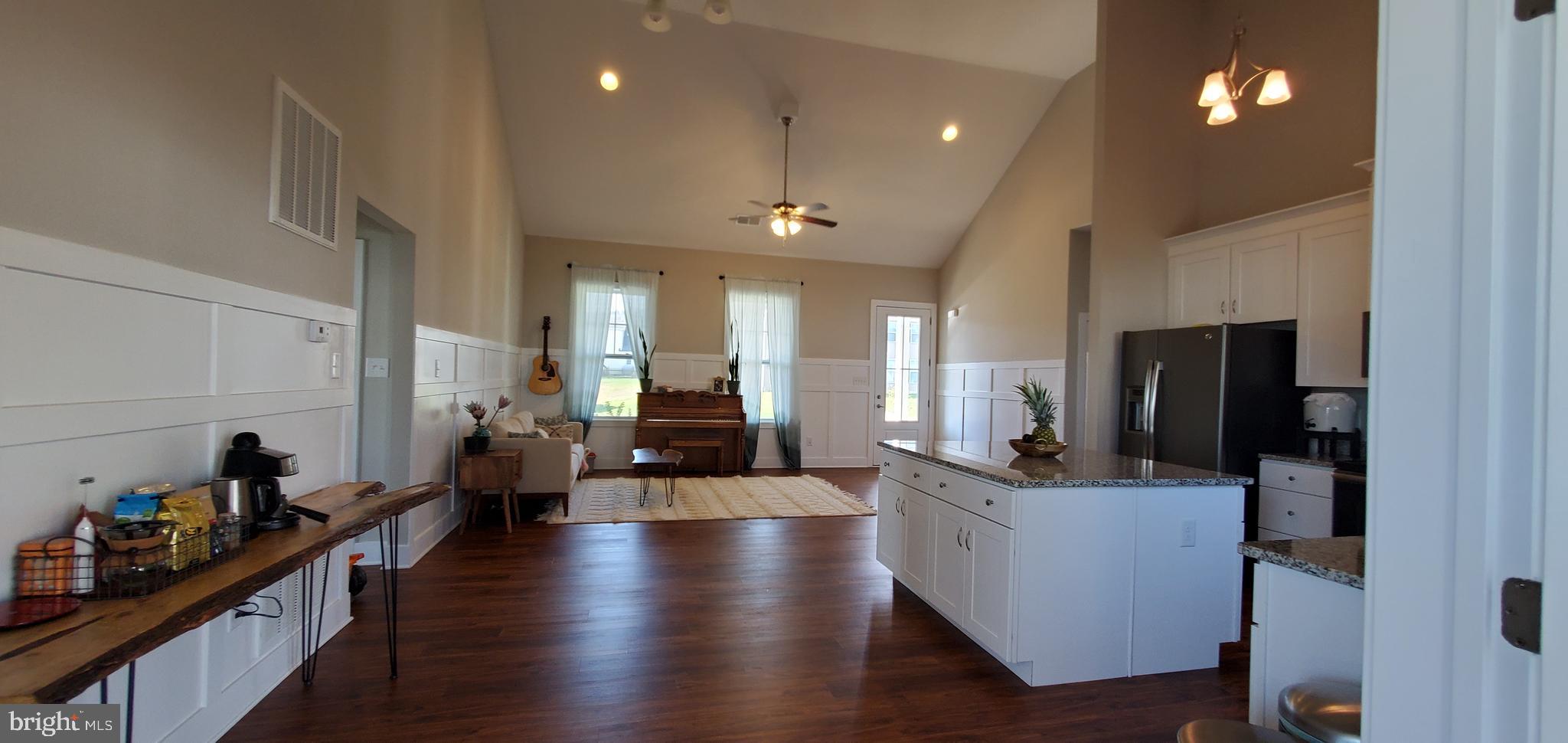 FORT HILL FARMS - Residential