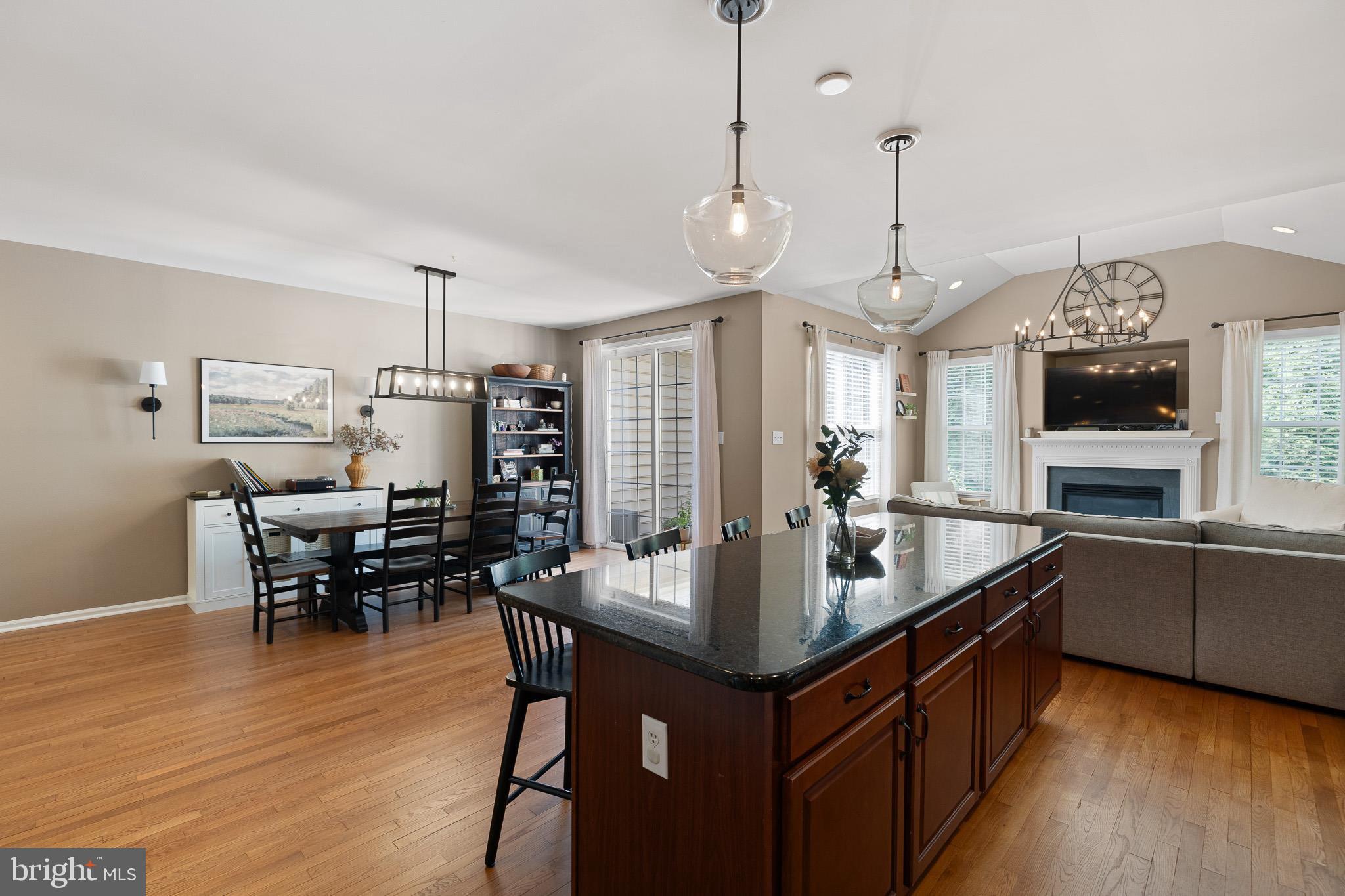 SCHOOLHOUSE LANE - Residential