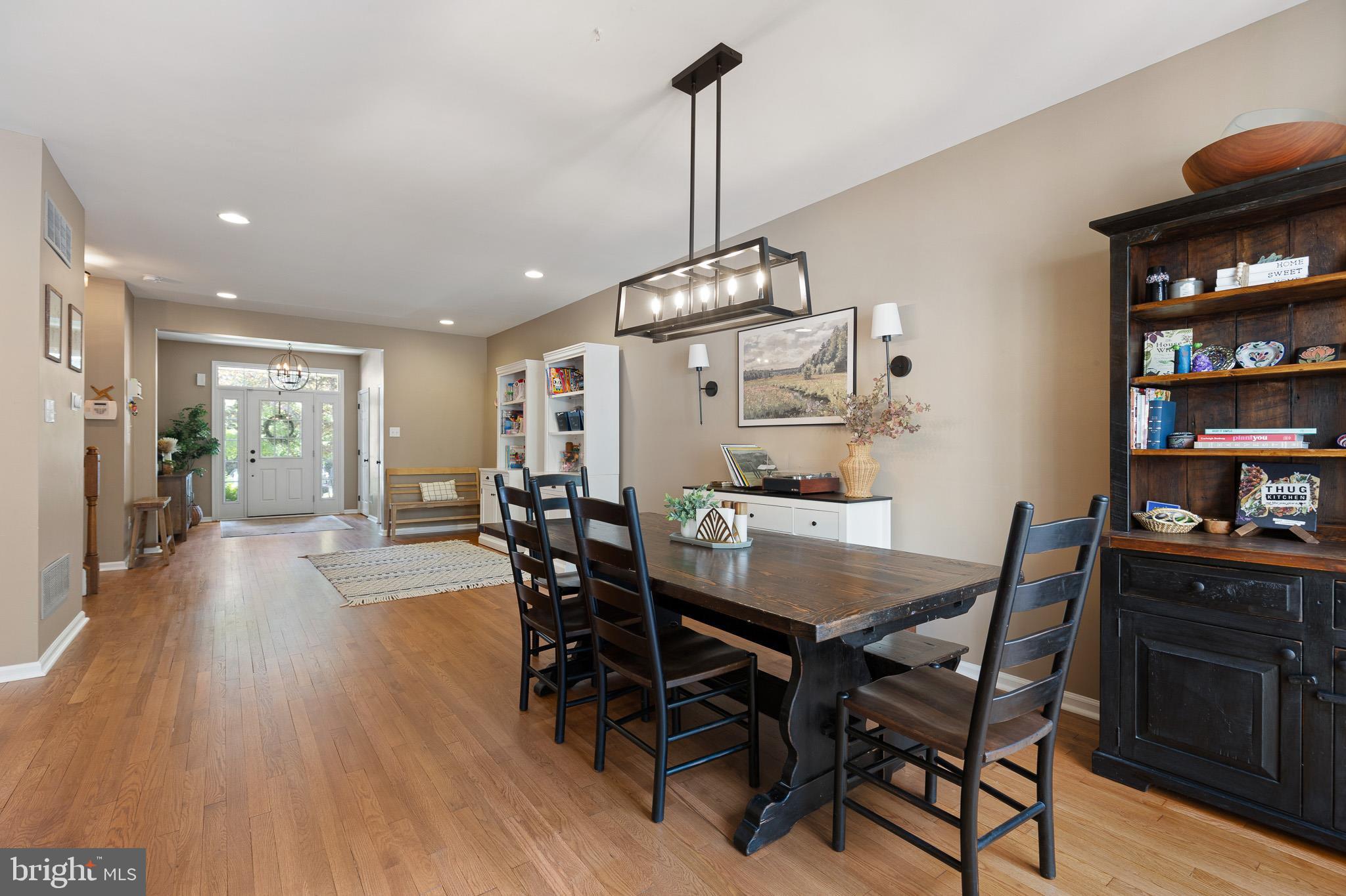 SCHOOLHOUSE LANE - Residential