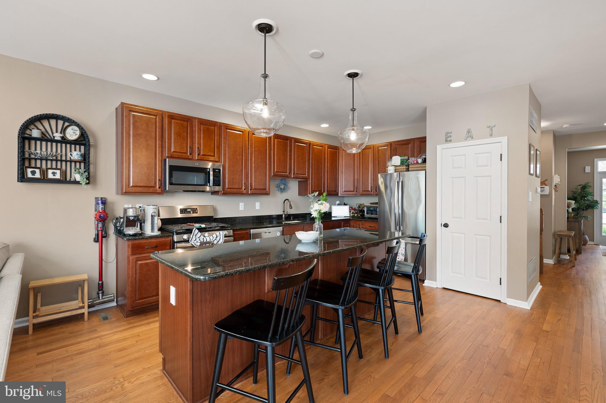 SCHOOLHOUSE LANE - Residential
