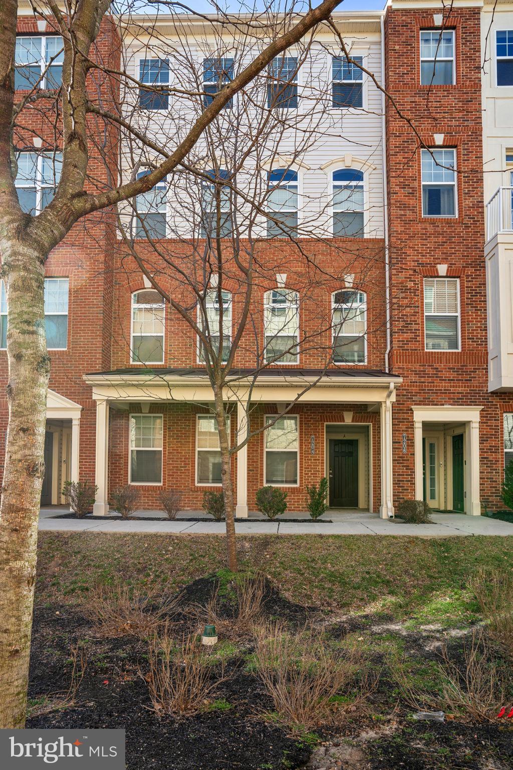 OXFORD SQUARE - Residential