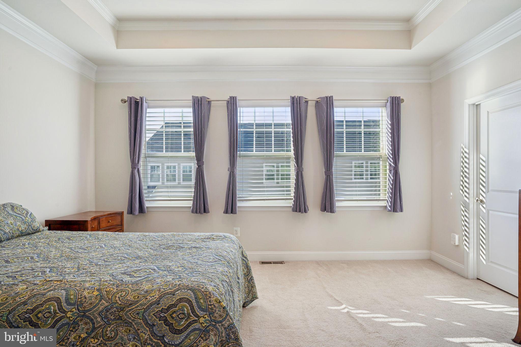 OXFORD SQUARE - Residential