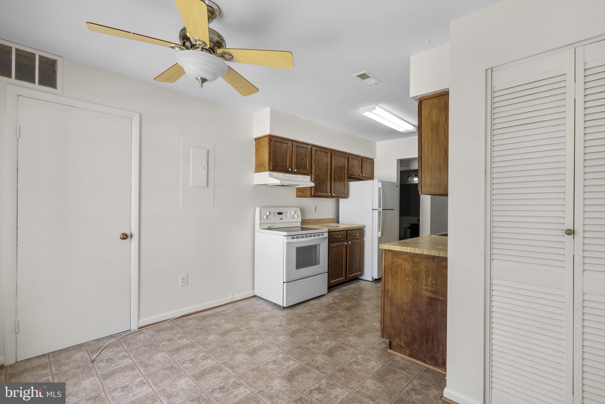 HOMELAND VILLAGE - Residential