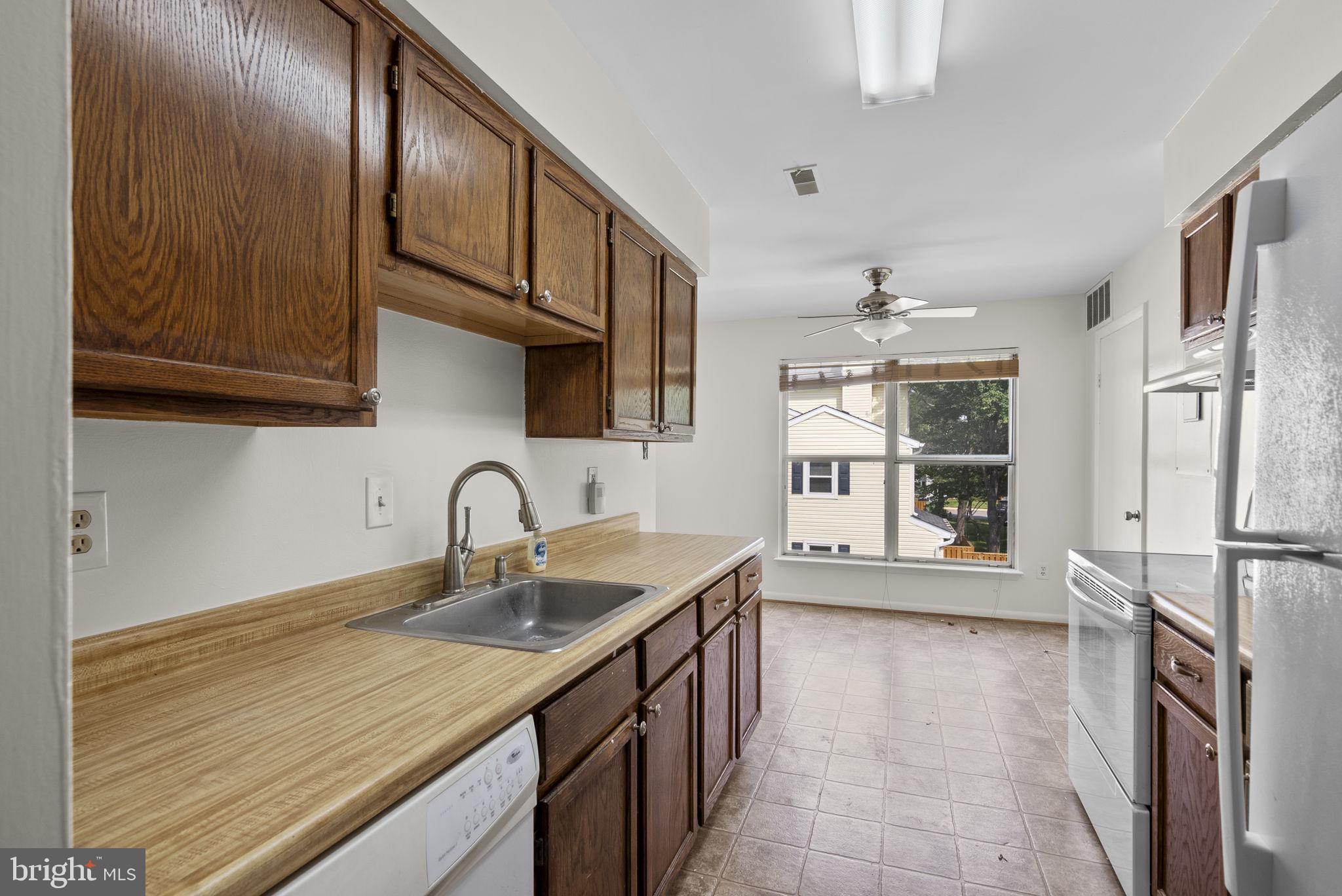 HOMELAND VILLAGE - Residential