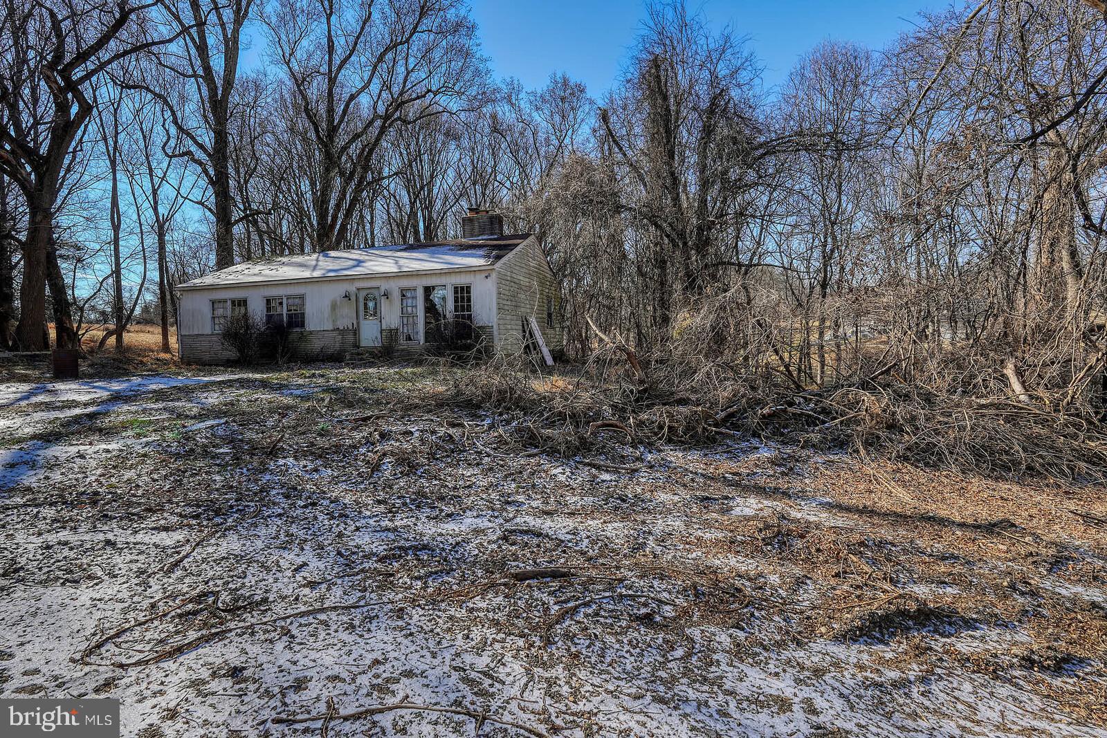 COLESVILLE OUTSIDE - Land