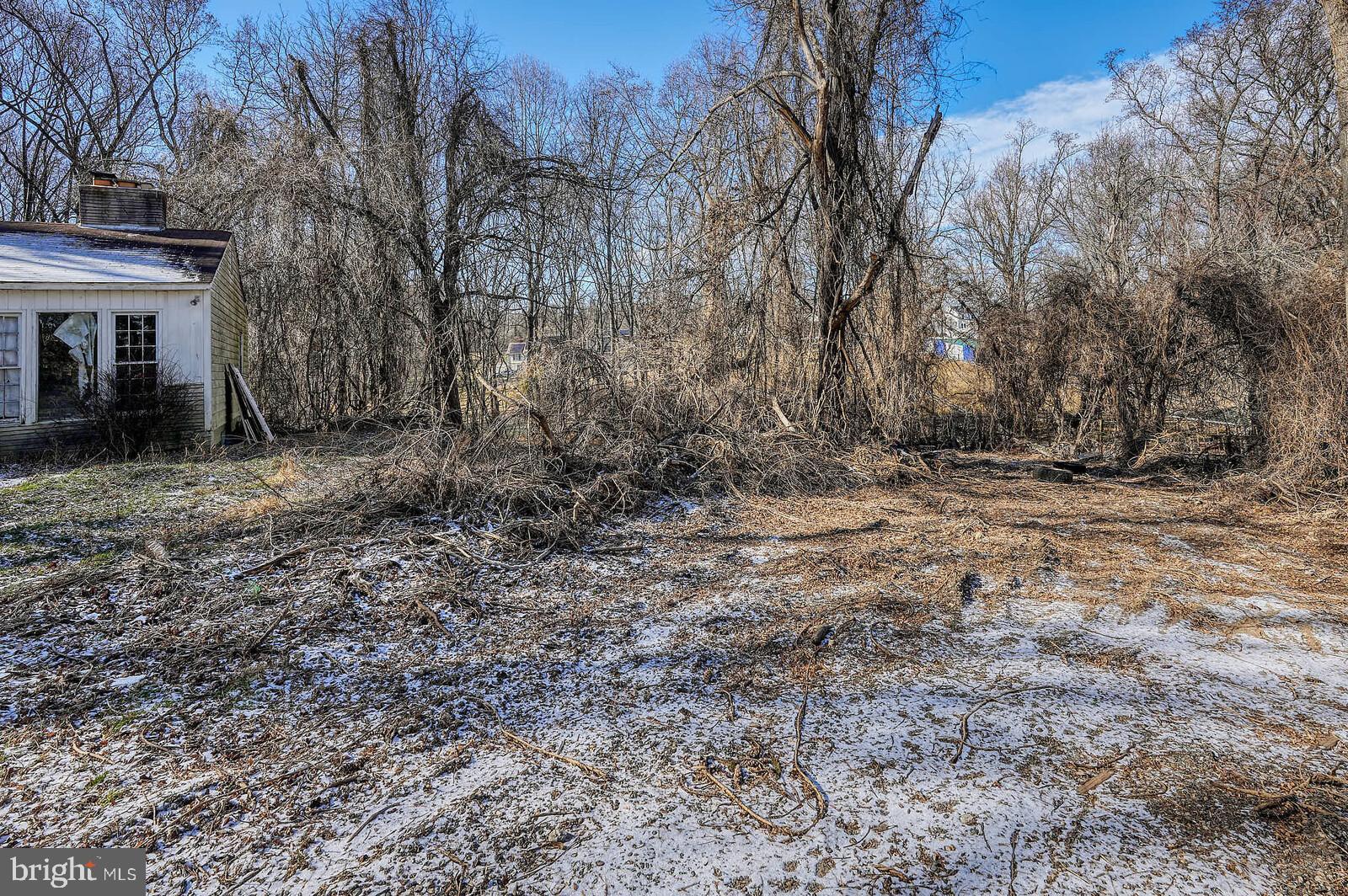 COLESVILLE OUTSIDE - Land