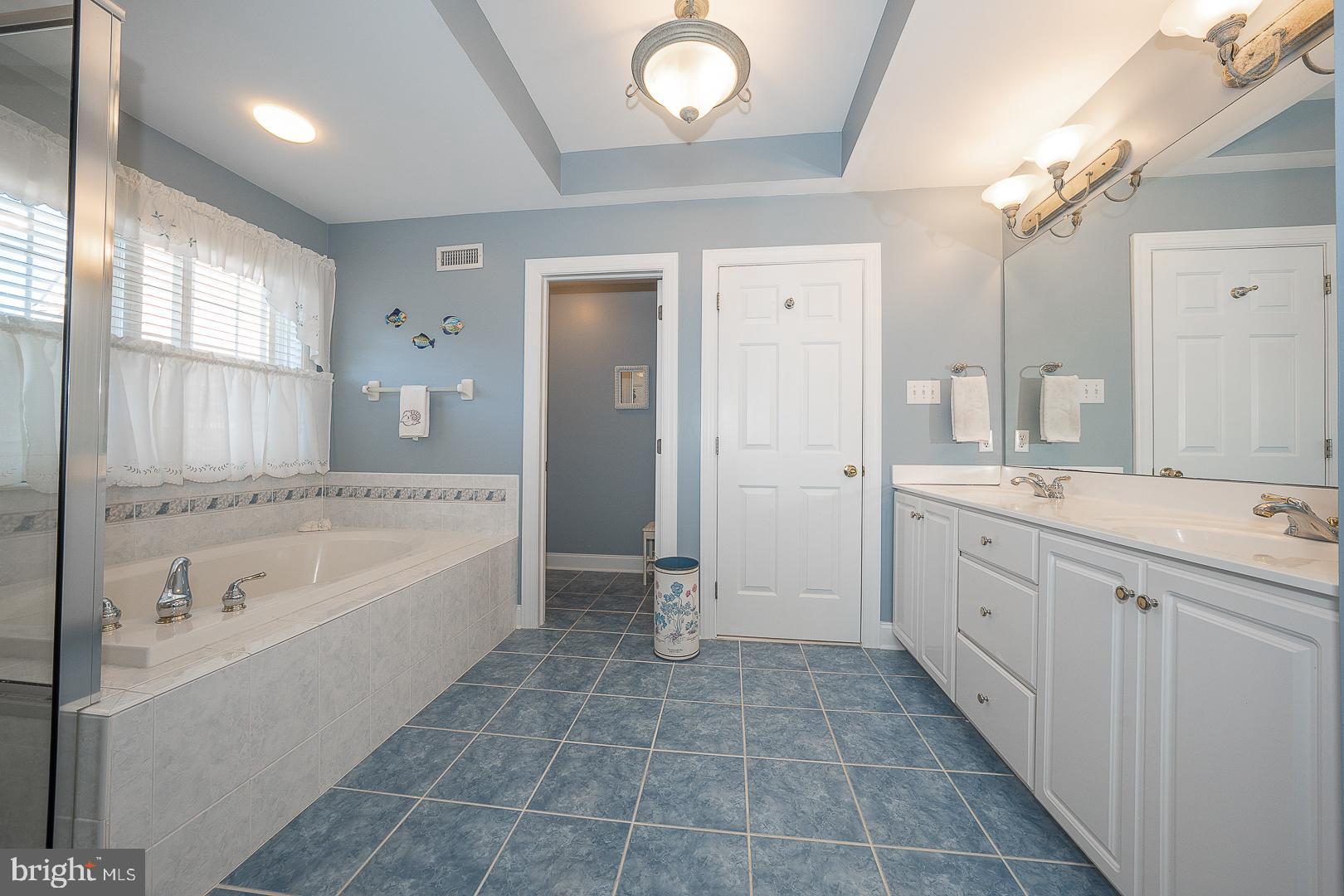 SUGARTOWN RIDGE - Residential