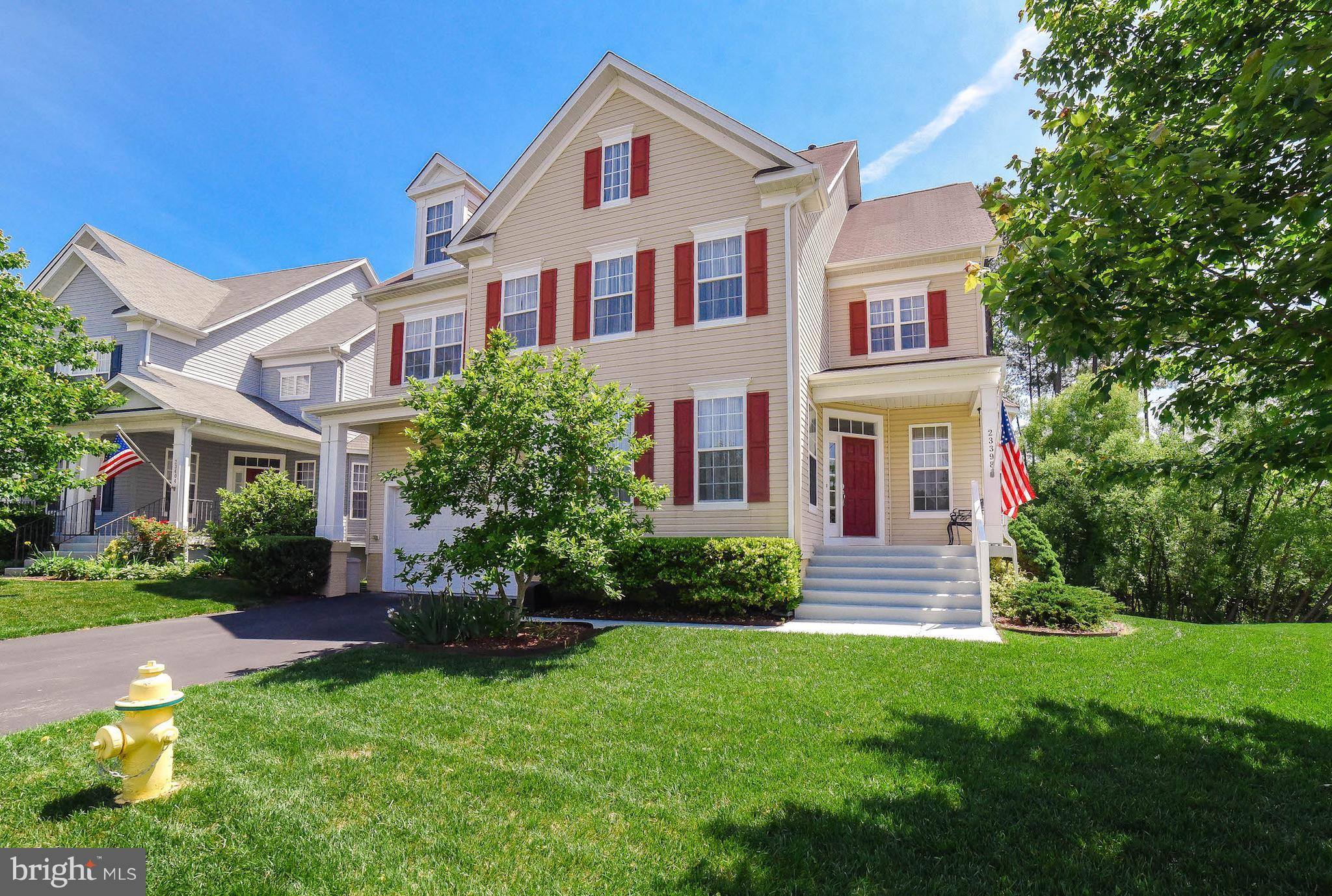Gorgeous, spacious, open & light, 4' extension & fin loft=over 4000 sq ft! Beautiful upgraded KT w/new stainless appl's, island; DR & LR; FR w/gas FP. Huge MBR w/gas FP, sitting area, 2 WICs w/organizers. Loft has rec area, 5th BR, 4th full bath--great for guests/teen! Hdwd floors, ceramic tile, crown molding, chair rail, nat gas heat & HW, walkout basement. Deck overlooks lovely level back yard!