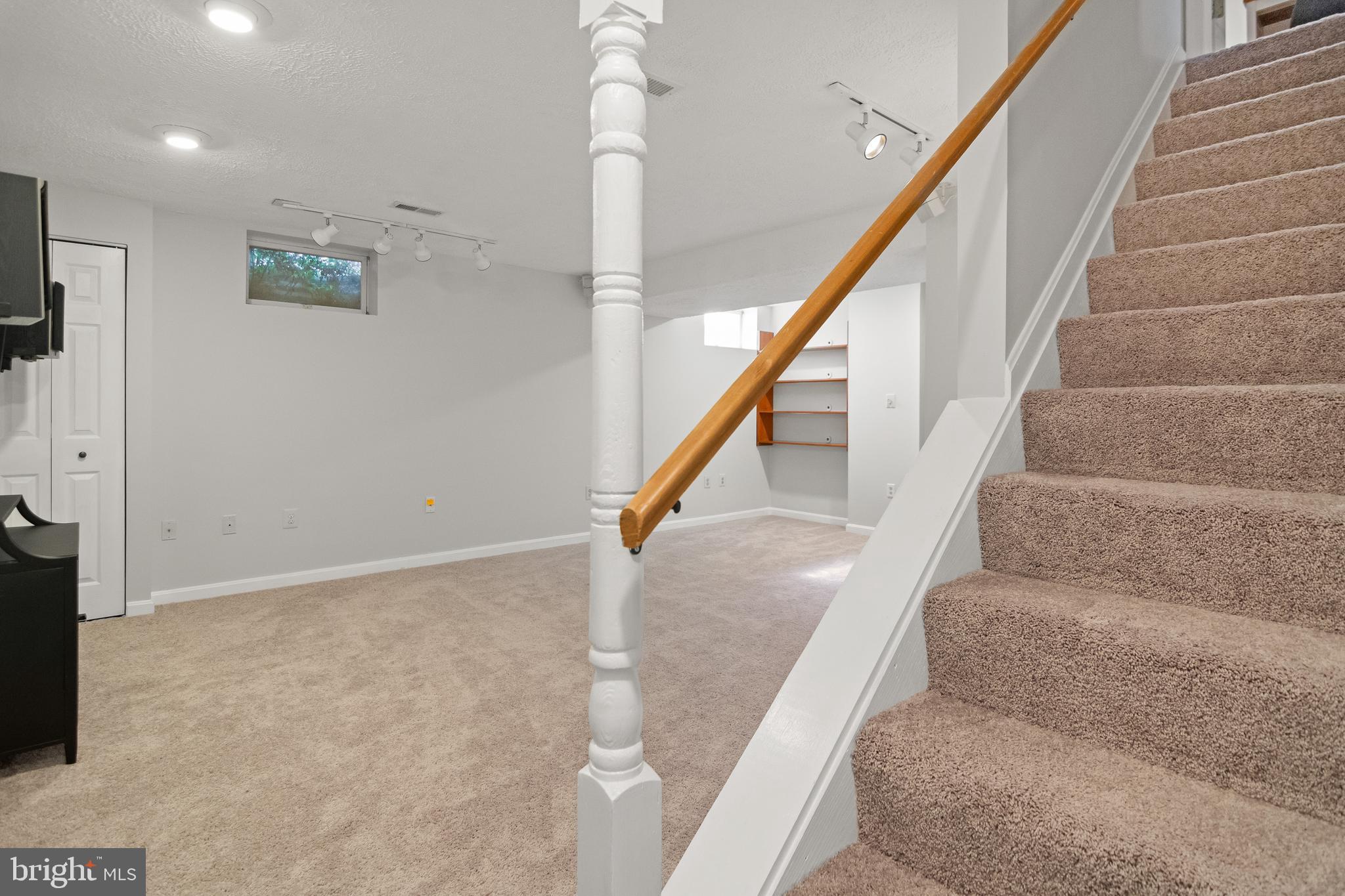 HUNTERS RUN - Residential