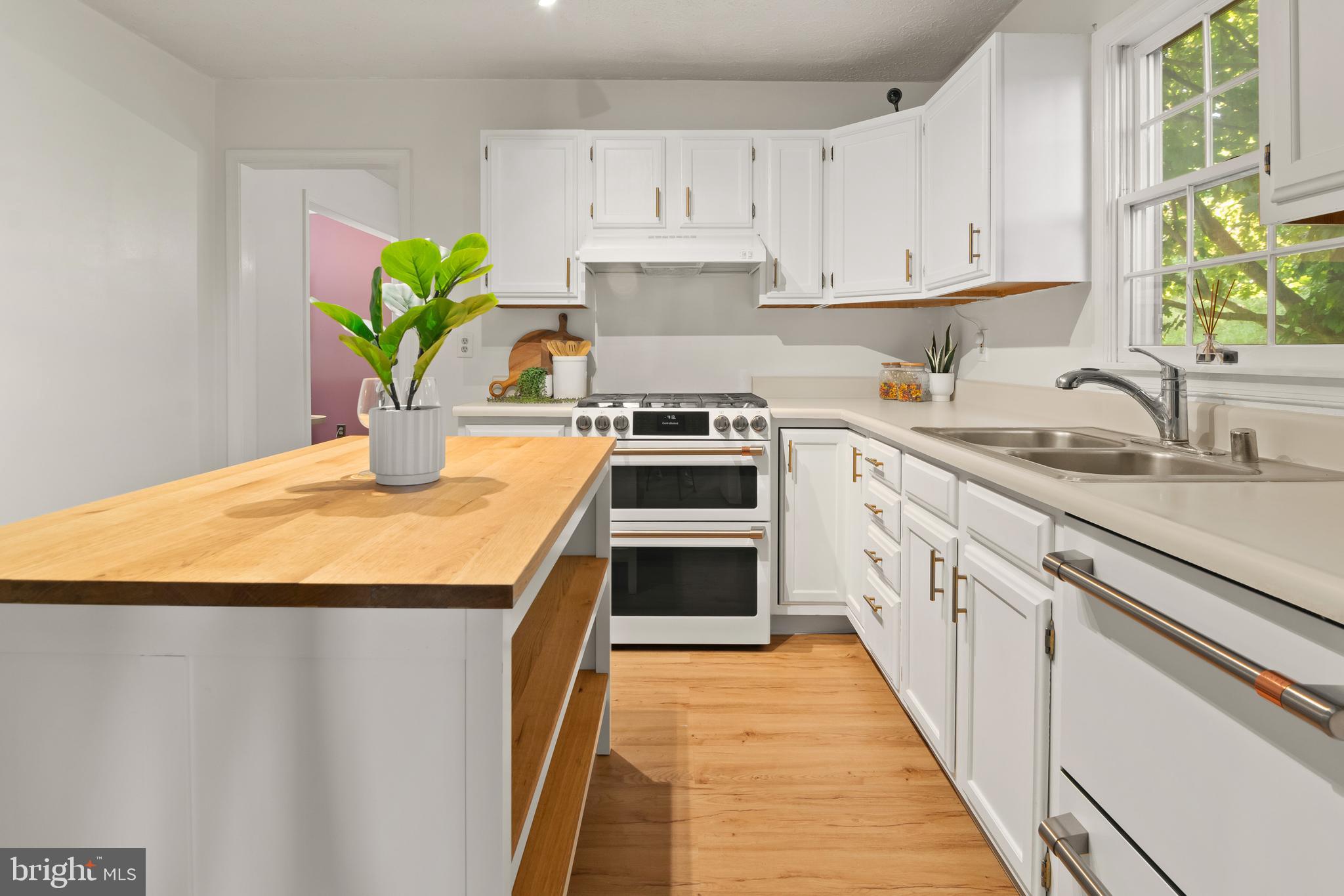 HUNTERS RUN - Residential