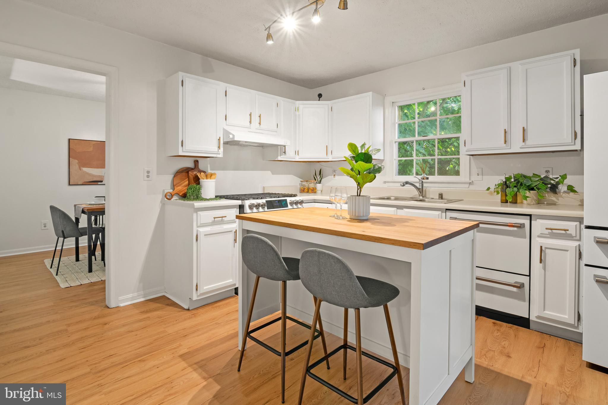 HUNTERS RUN - Residential