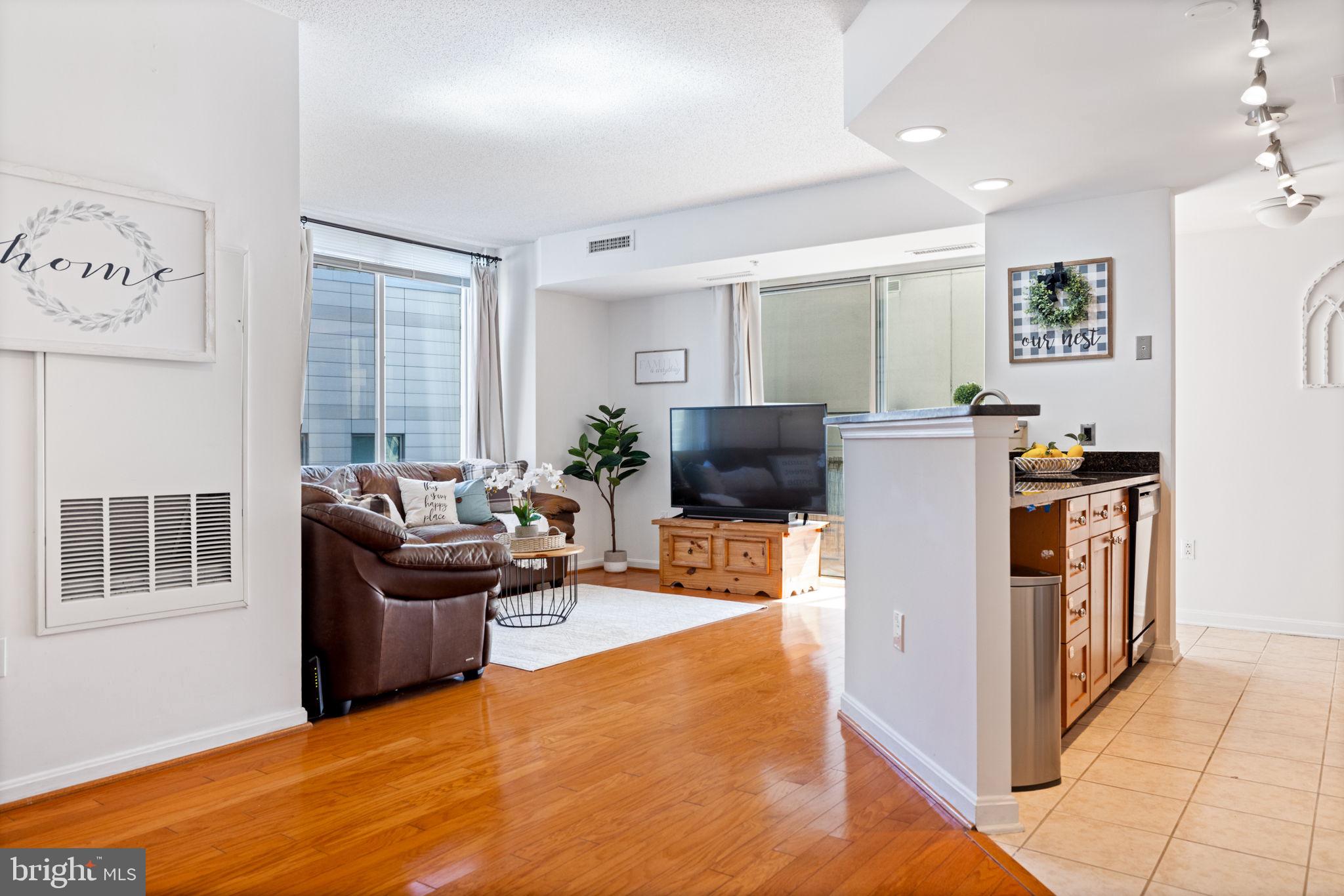 CRESCENT - Residential