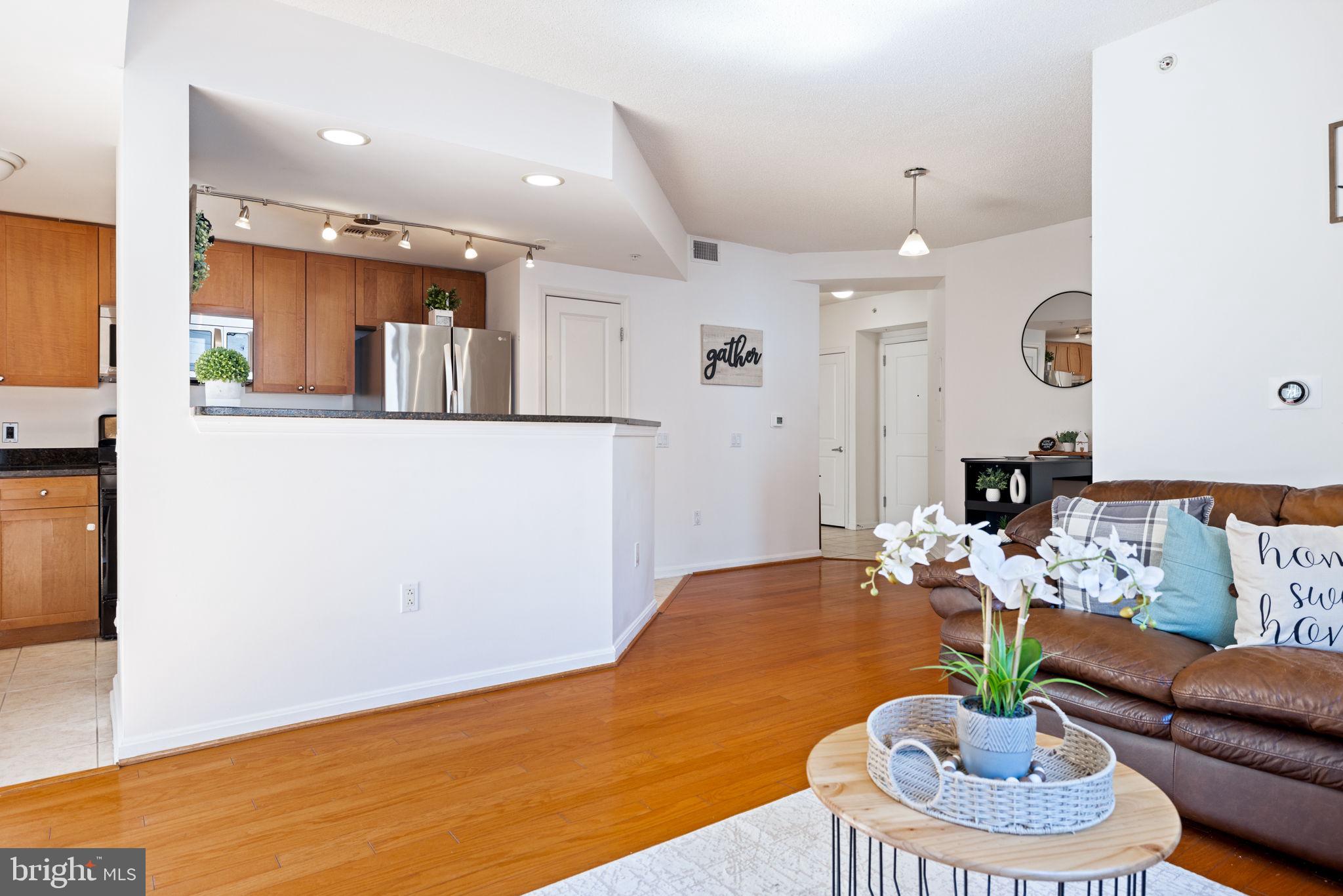 CRESCENT - Residential