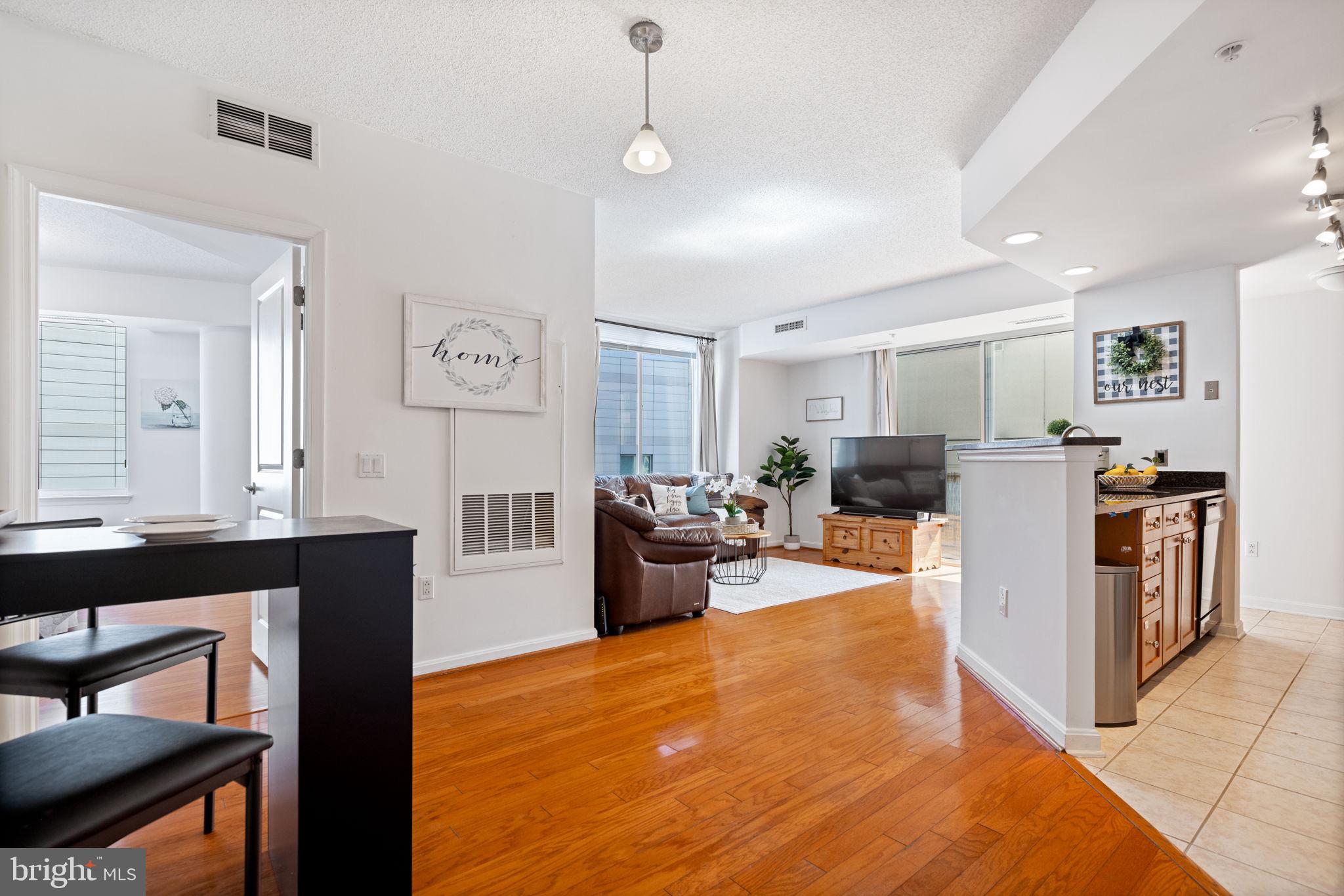 CRESCENT - Residential