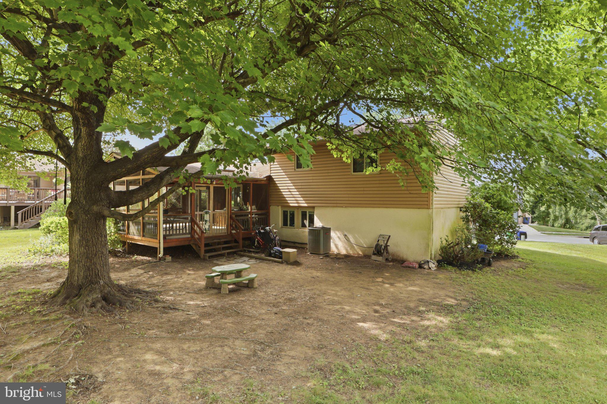 VILLAGE OF OAKLAND MILLS - Residential