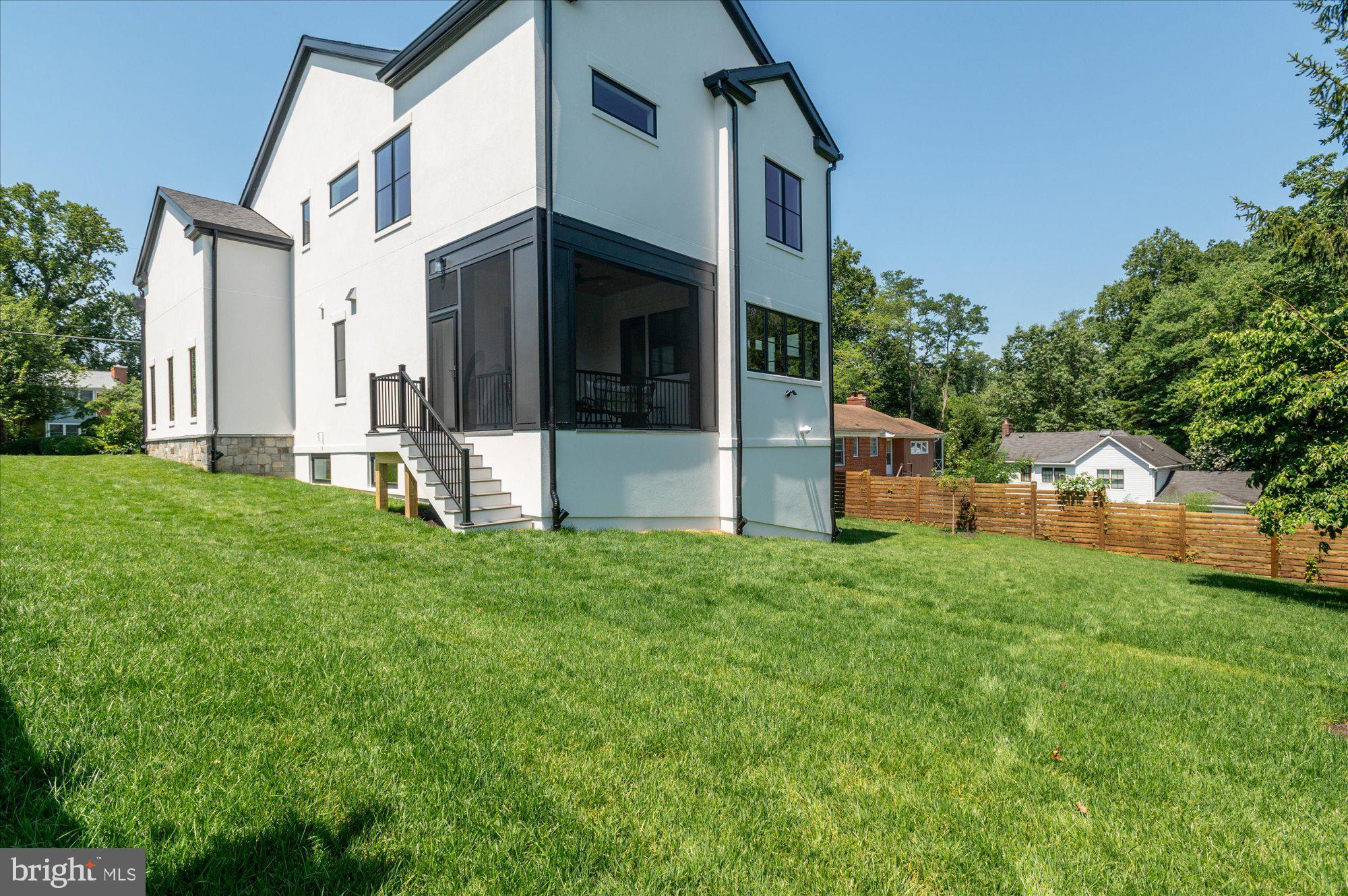 COUNTRY CLUB HILLS - Residential