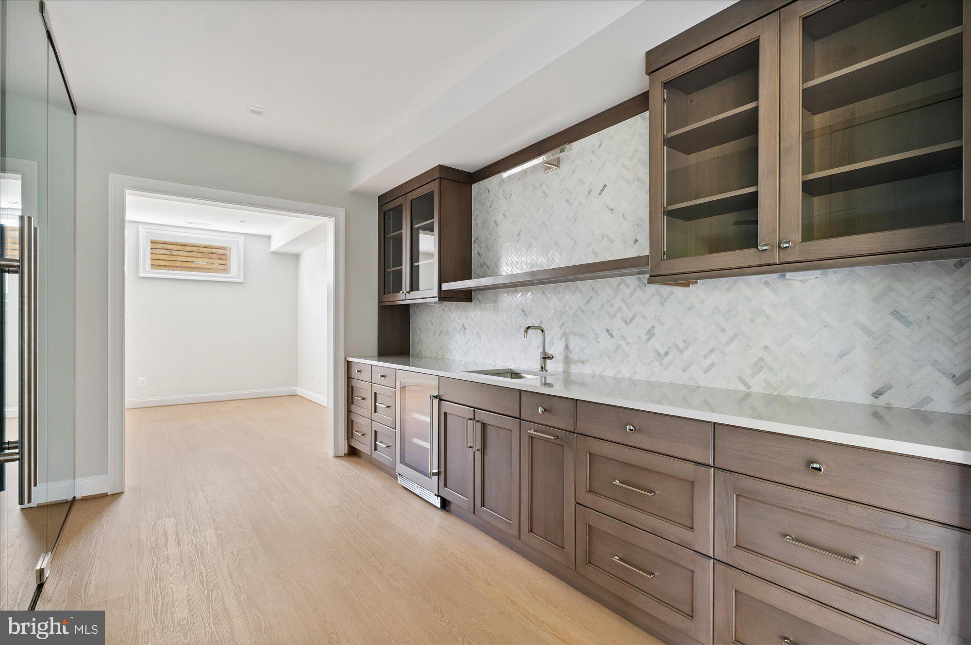 COUNTRY CLUB HILLS - Residential