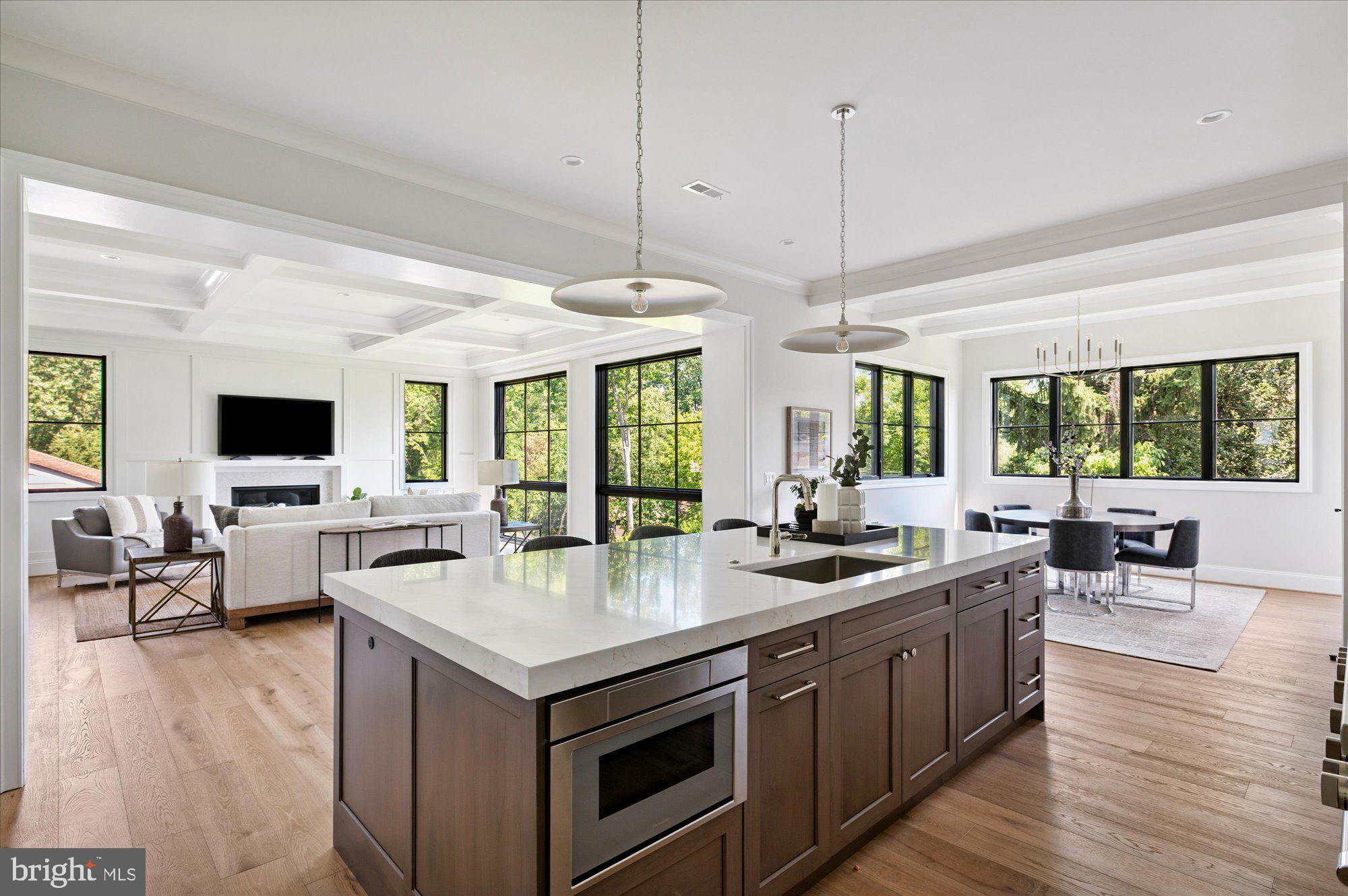 COUNTRY CLUB HILLS - Residential