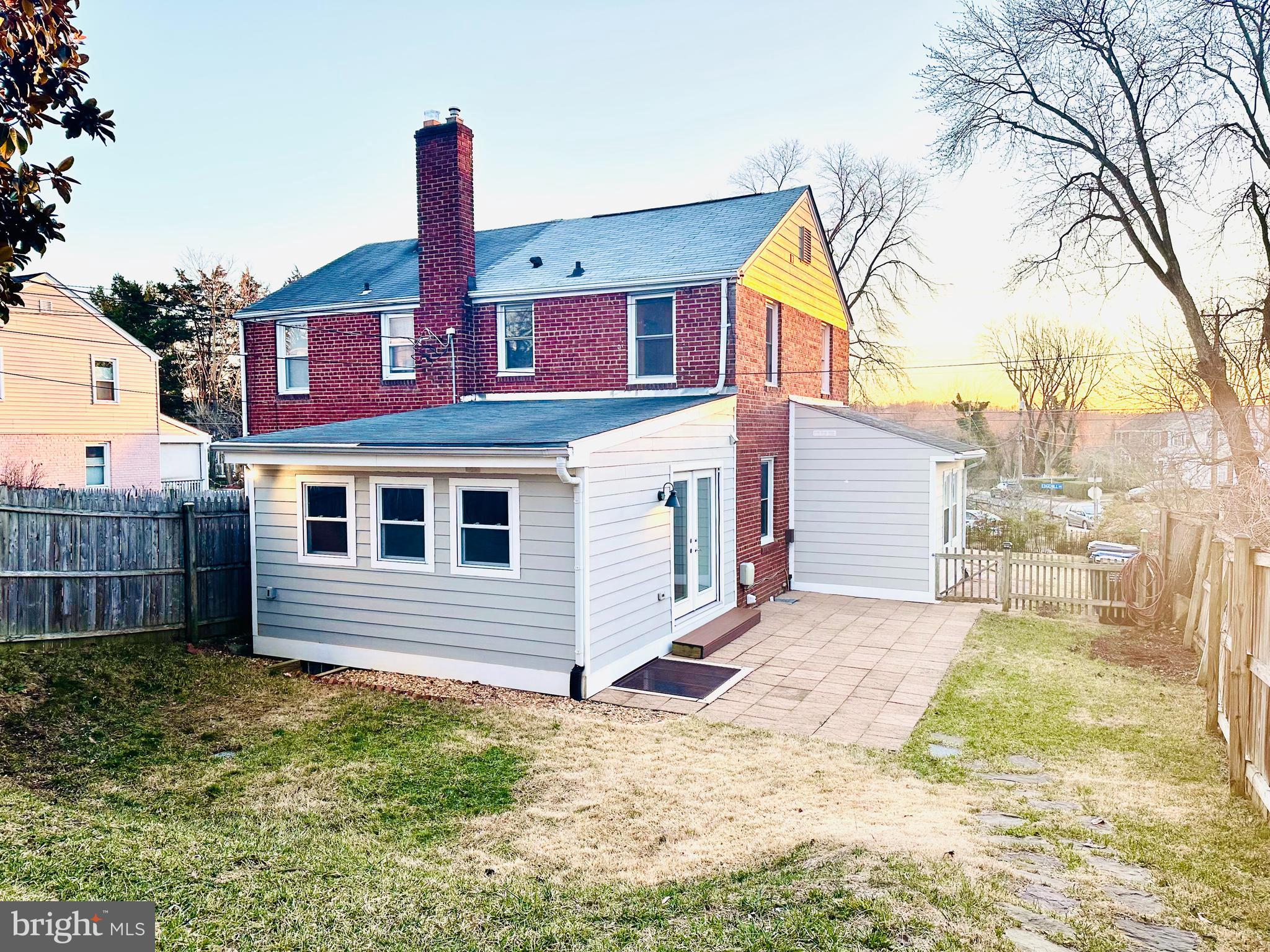 JEFFERSON MANOR - Residential