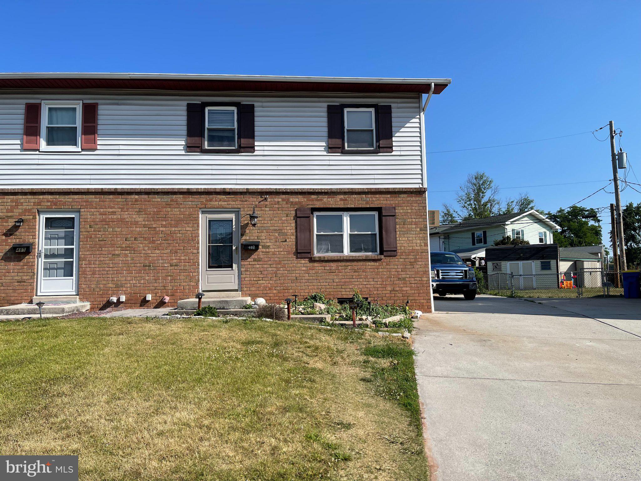 OAK HILLS - Residential