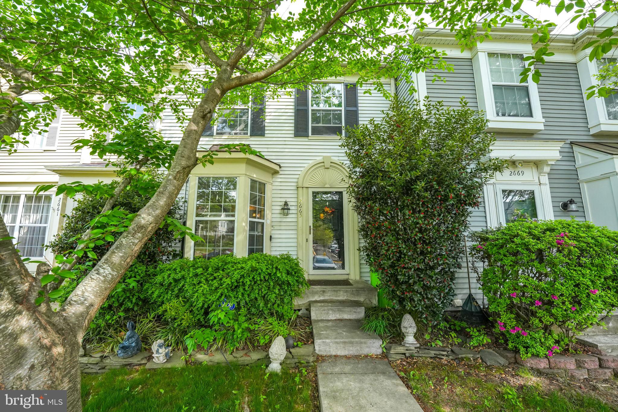 RIVER OAKS - Residential