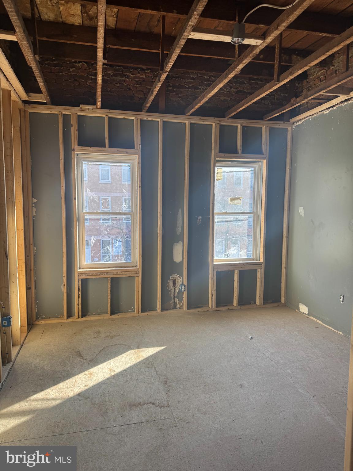 BROADWAY EAST - Residential