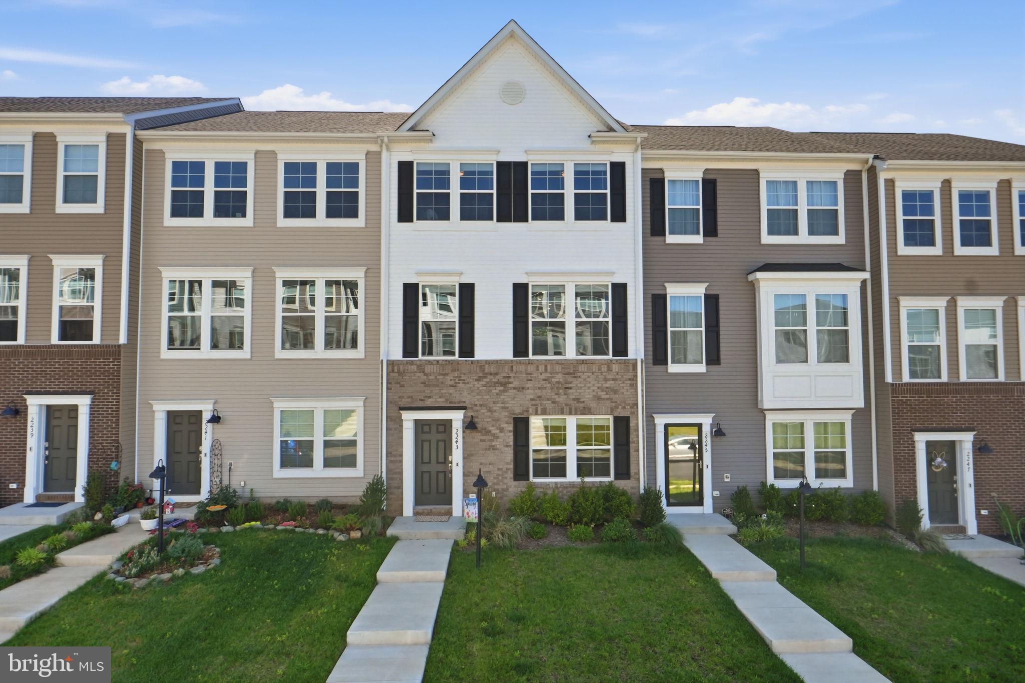 CLEVENGER CORNER VILLAGE - Residential