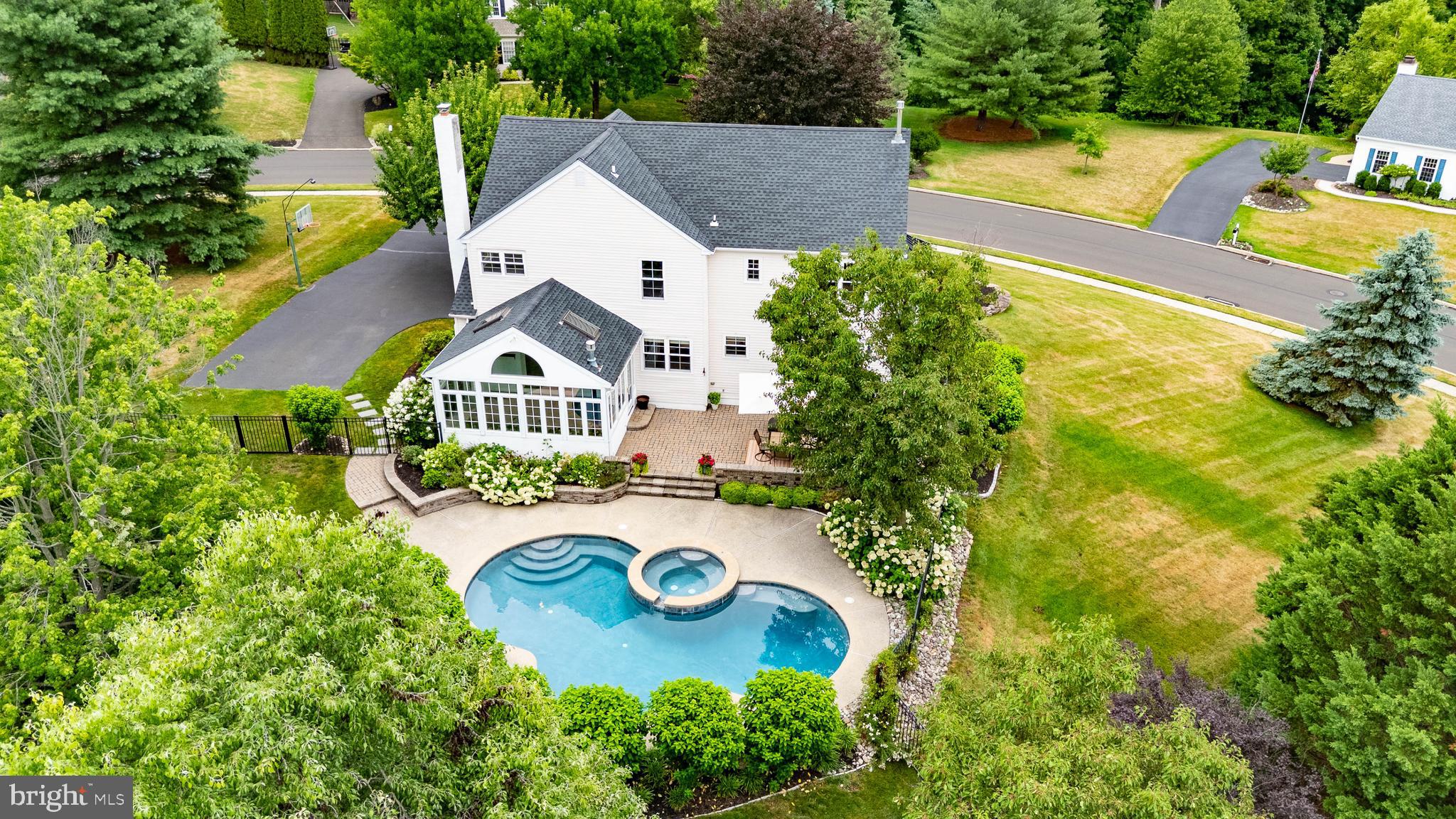 DOYLESTOWN KNOLL - Residential