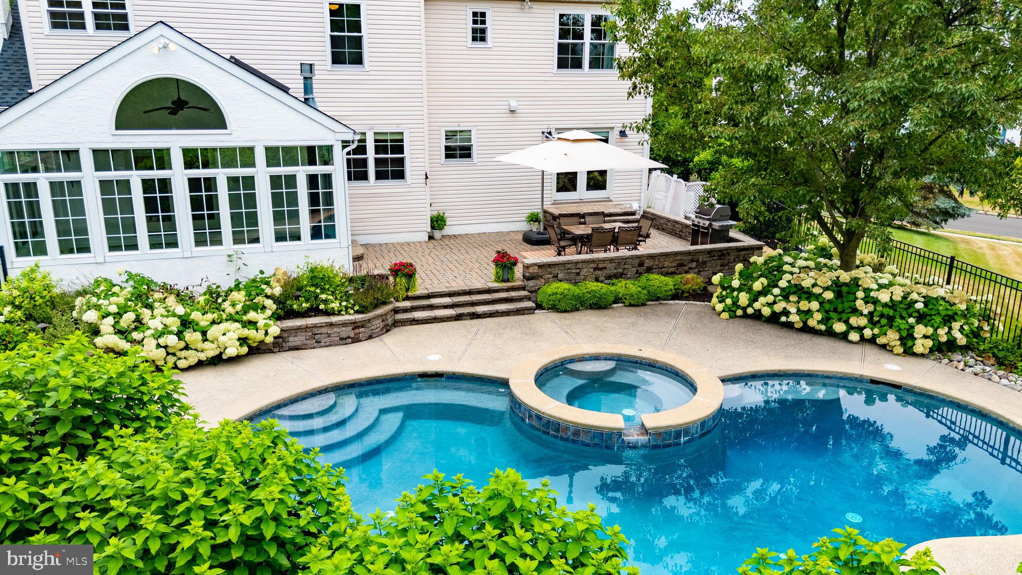 DOYLESTOWN KNOLL - Residential