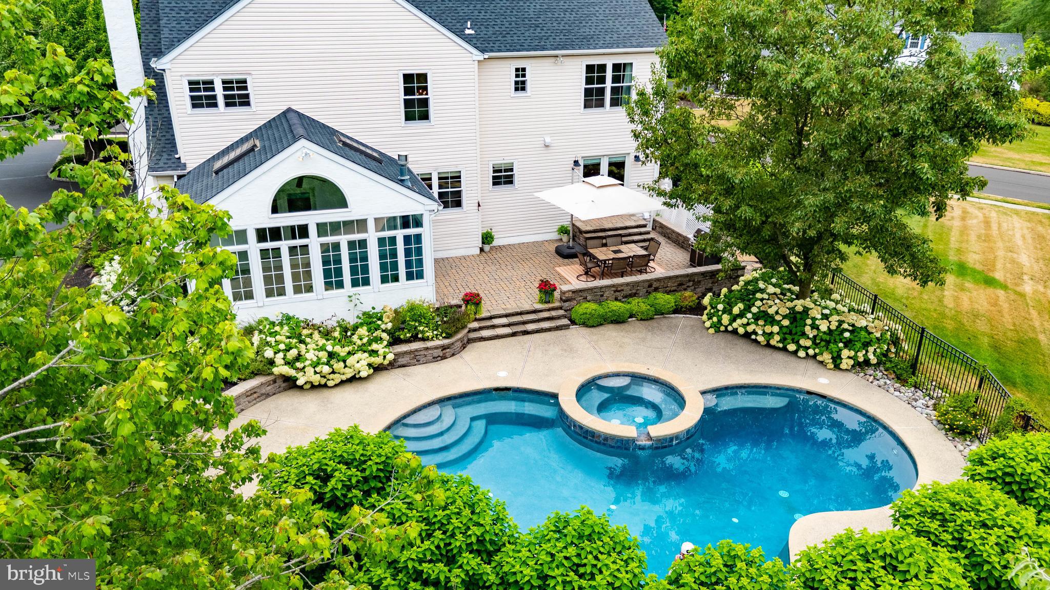 DOYLESTOWN KNOLL - Residential