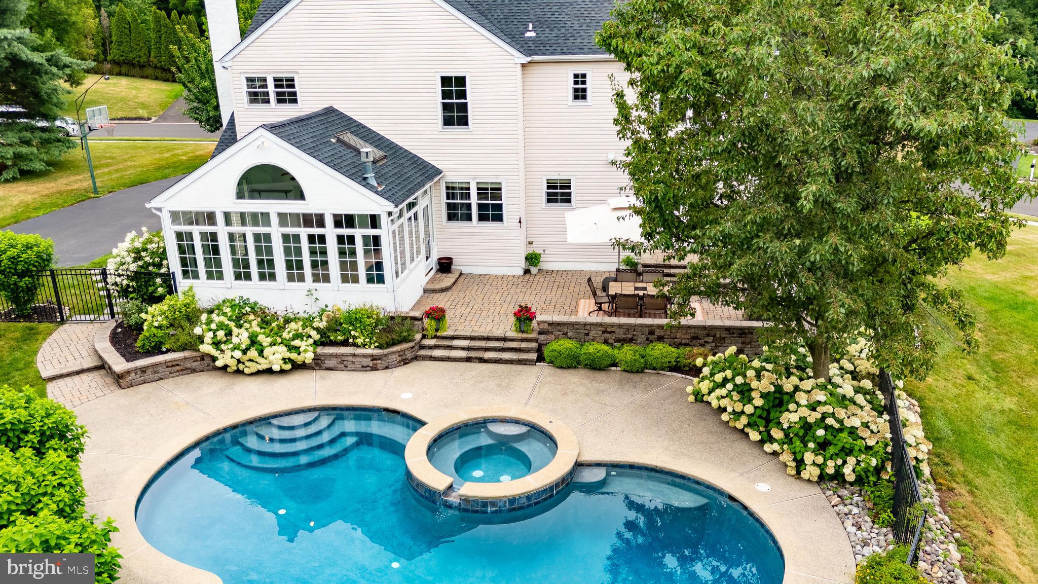 DOYLESTOWN KNOLL - Residential