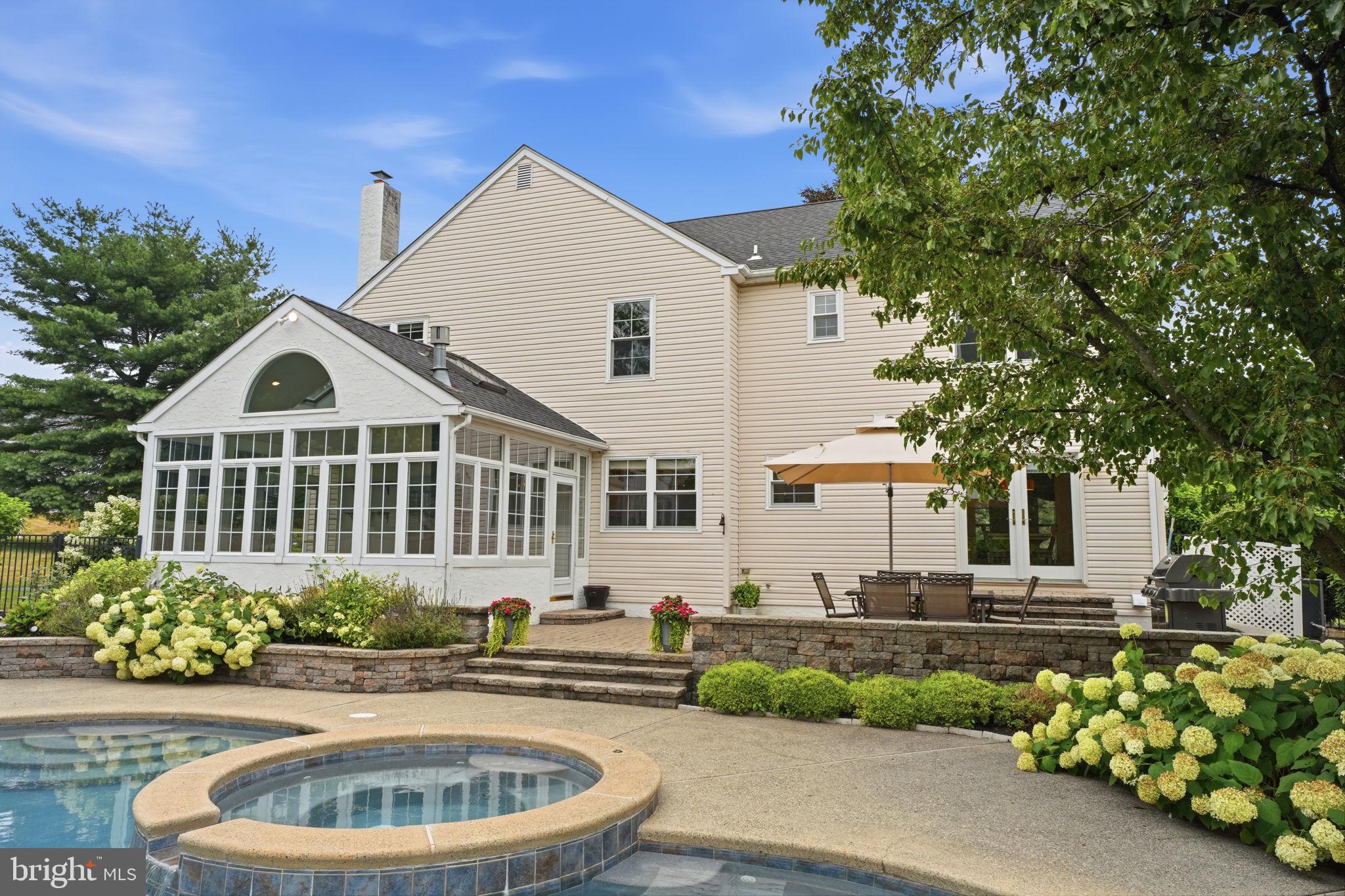 DOYLESTOWN KNOLL - Residential