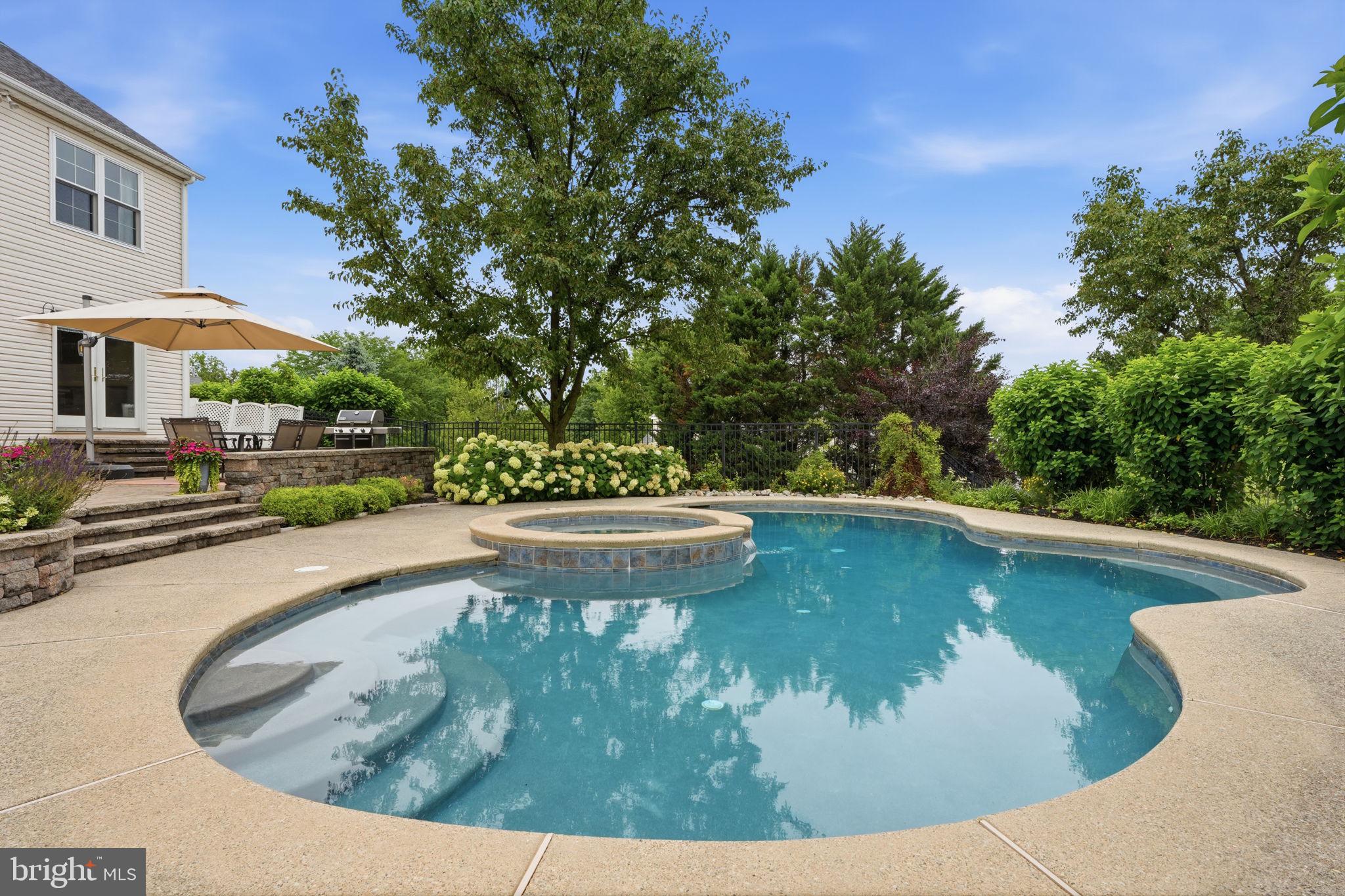 DOYLESTOWN KNOLL - Residential