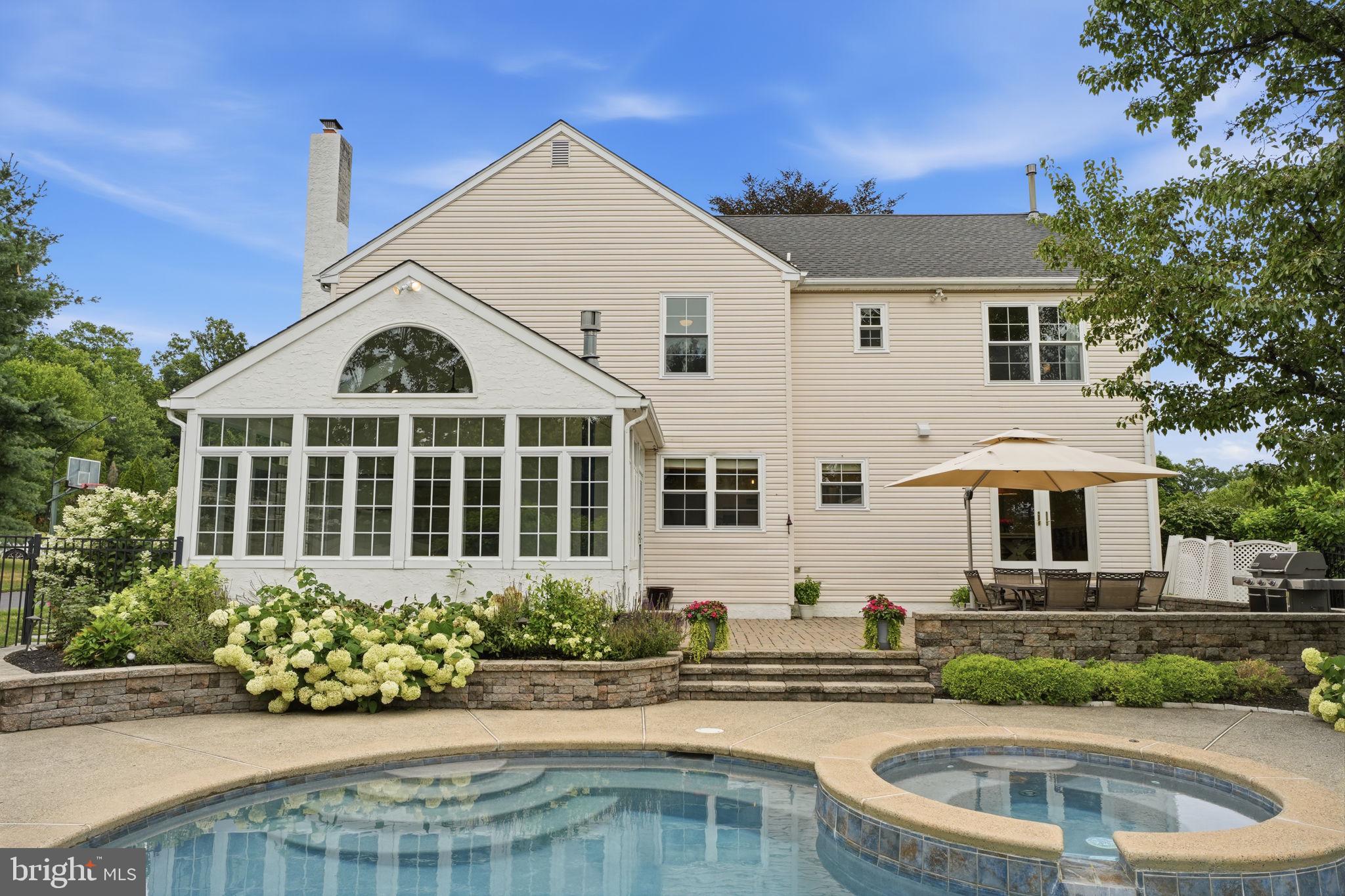 DOYLESTOWN KNOLL - Residential