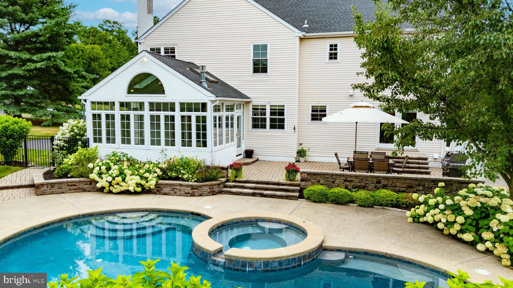 DOYLESTOWN KNOLL - Residential