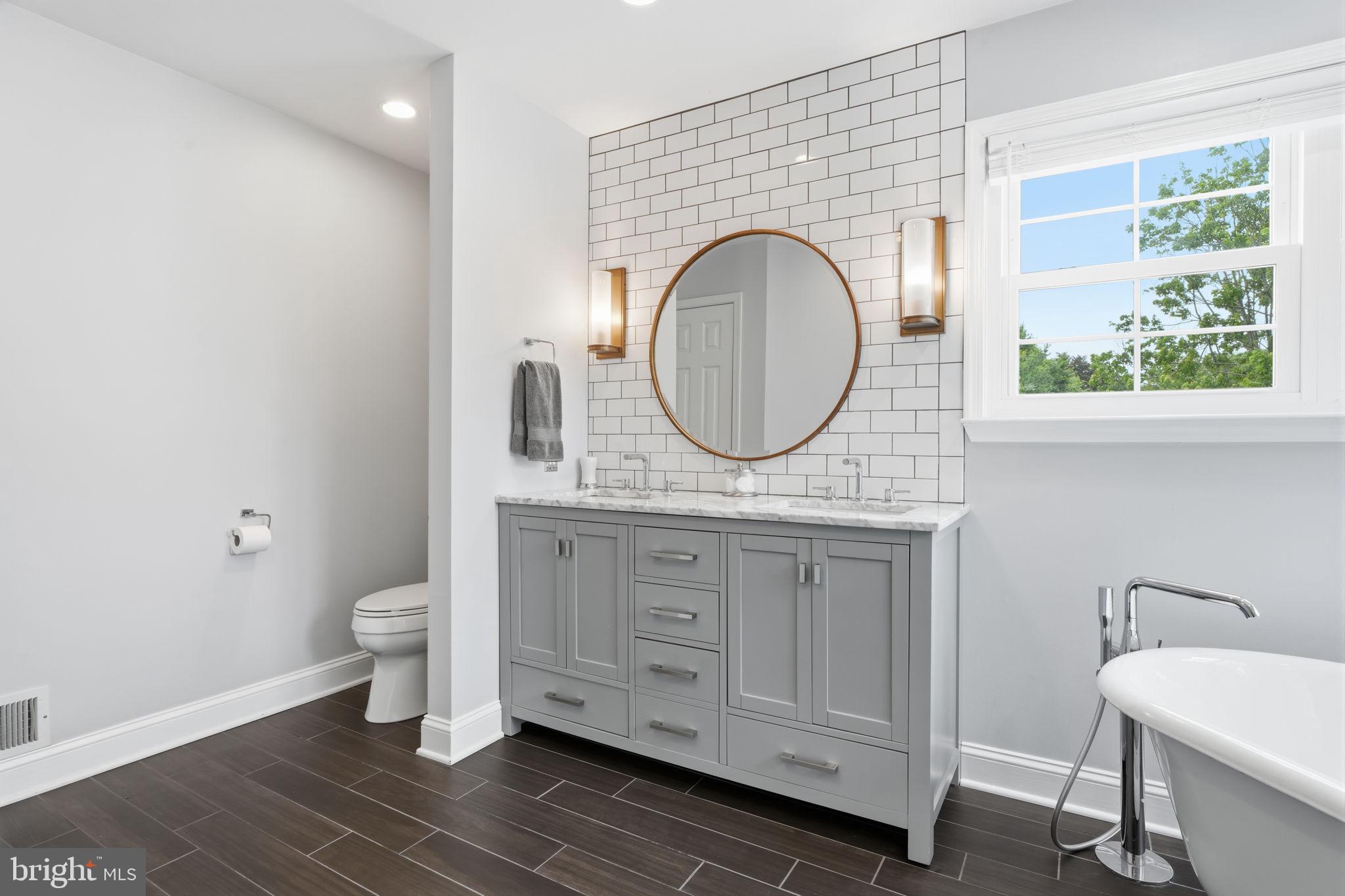 DOYLESTOWN KNOLL - Residential