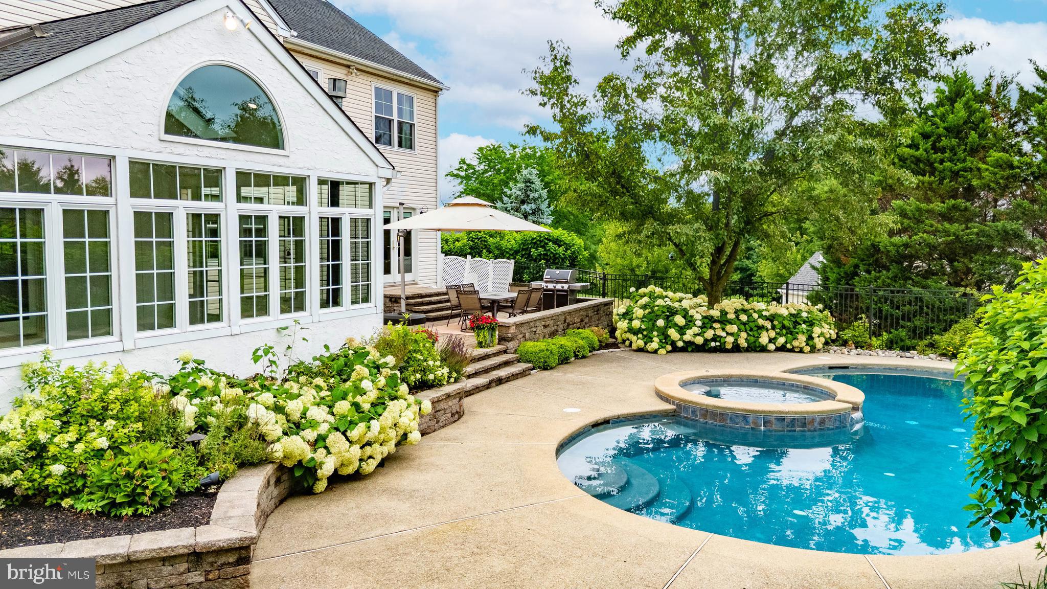 DOYLESTOWN KNOLL - Residential