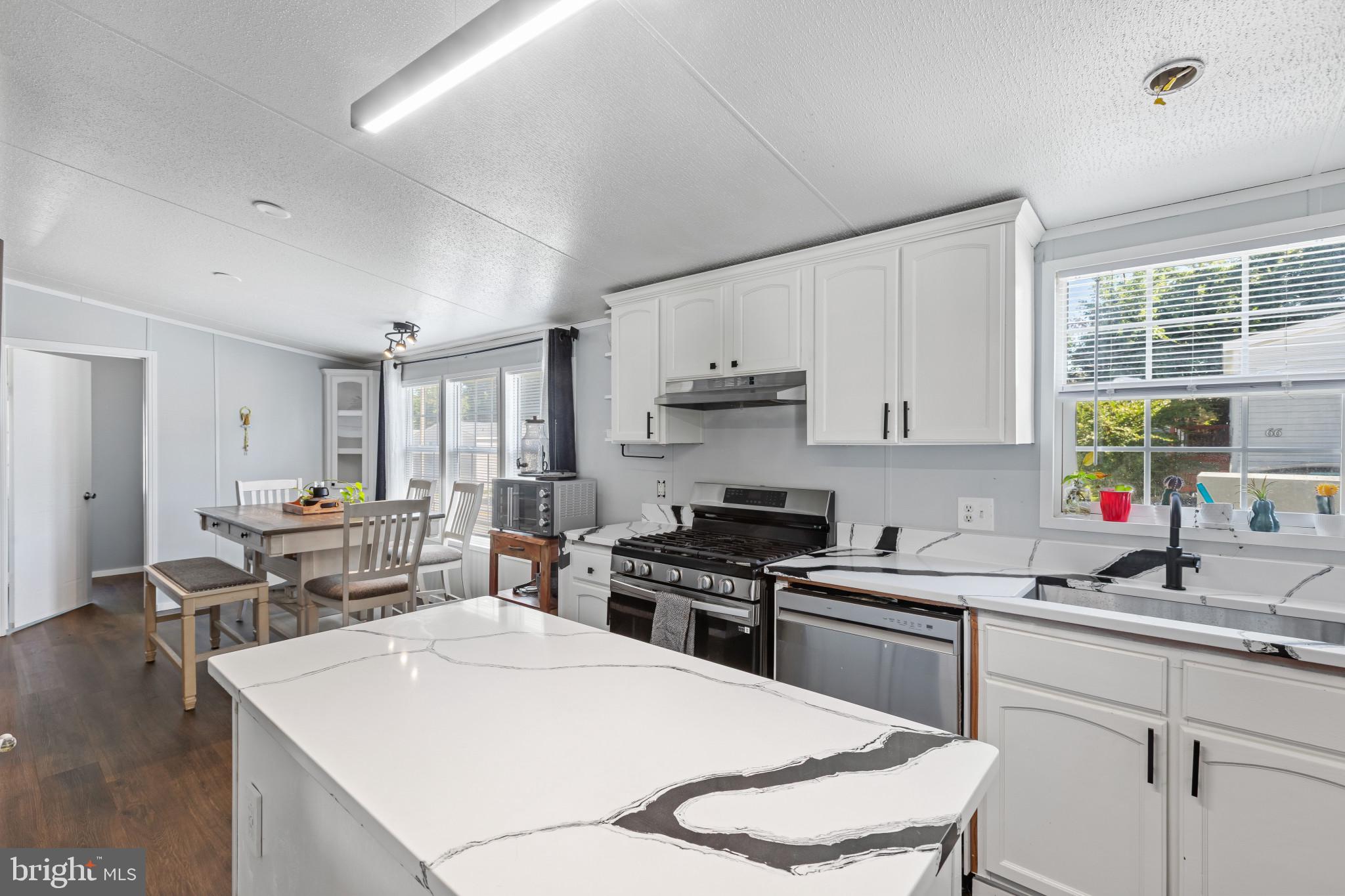 MIDWAY MOBILE VILLAGE - Residential