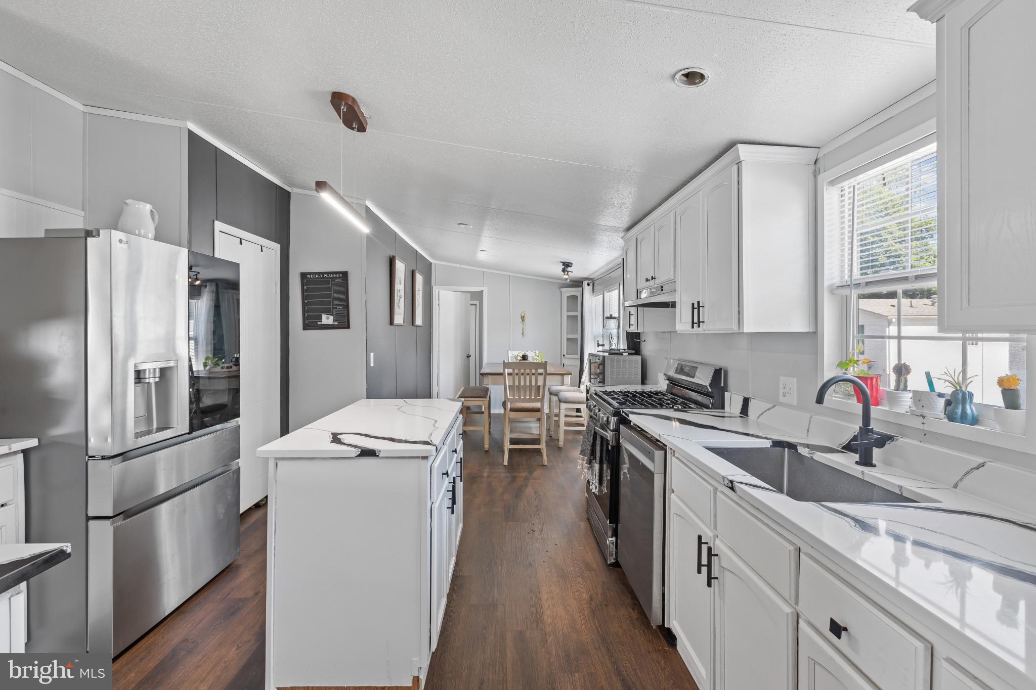 MIDWAY MOBILE VILLAGE - Residential
