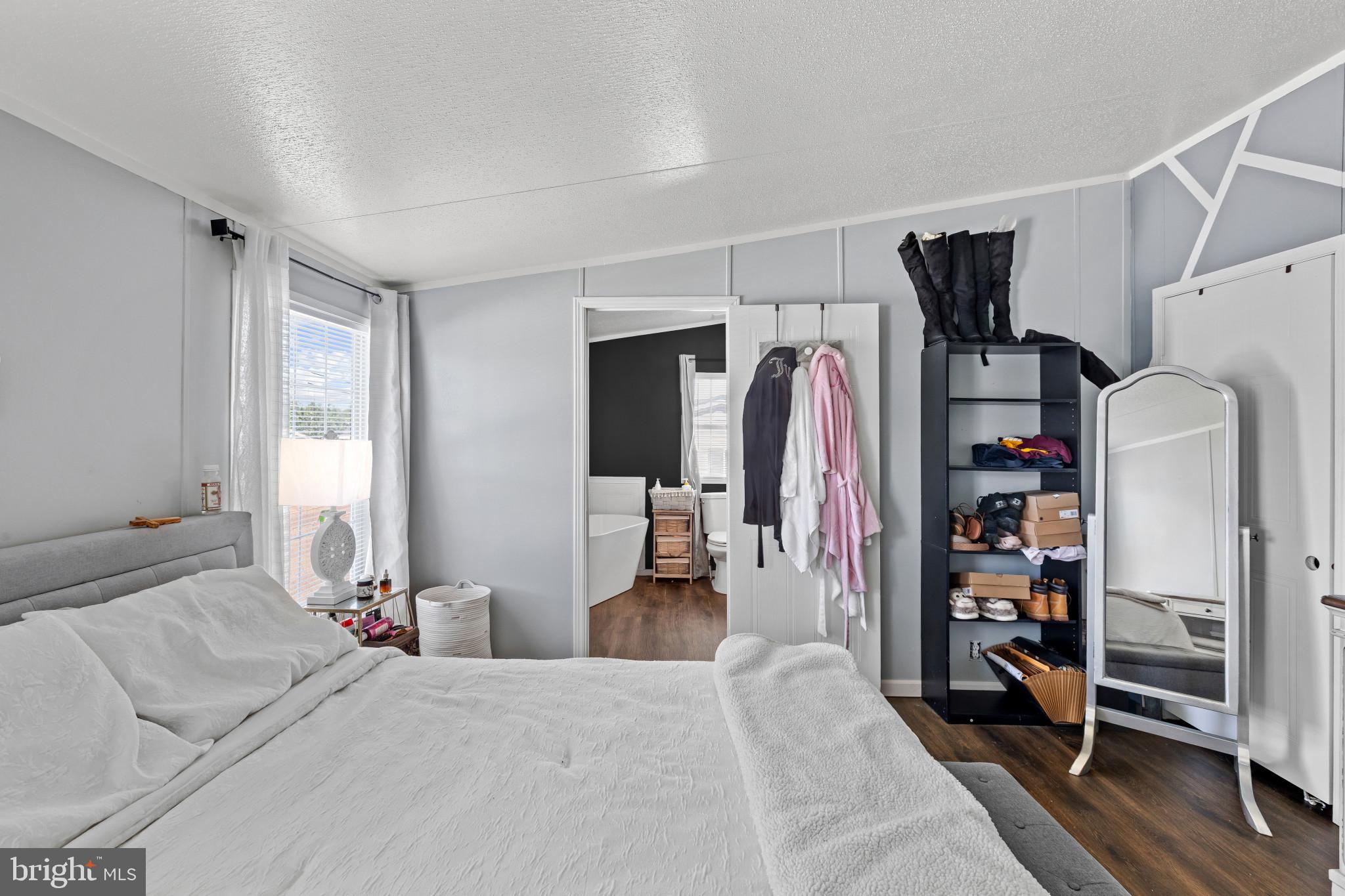 MIDWAY MOBILE VILLAGE - Residential