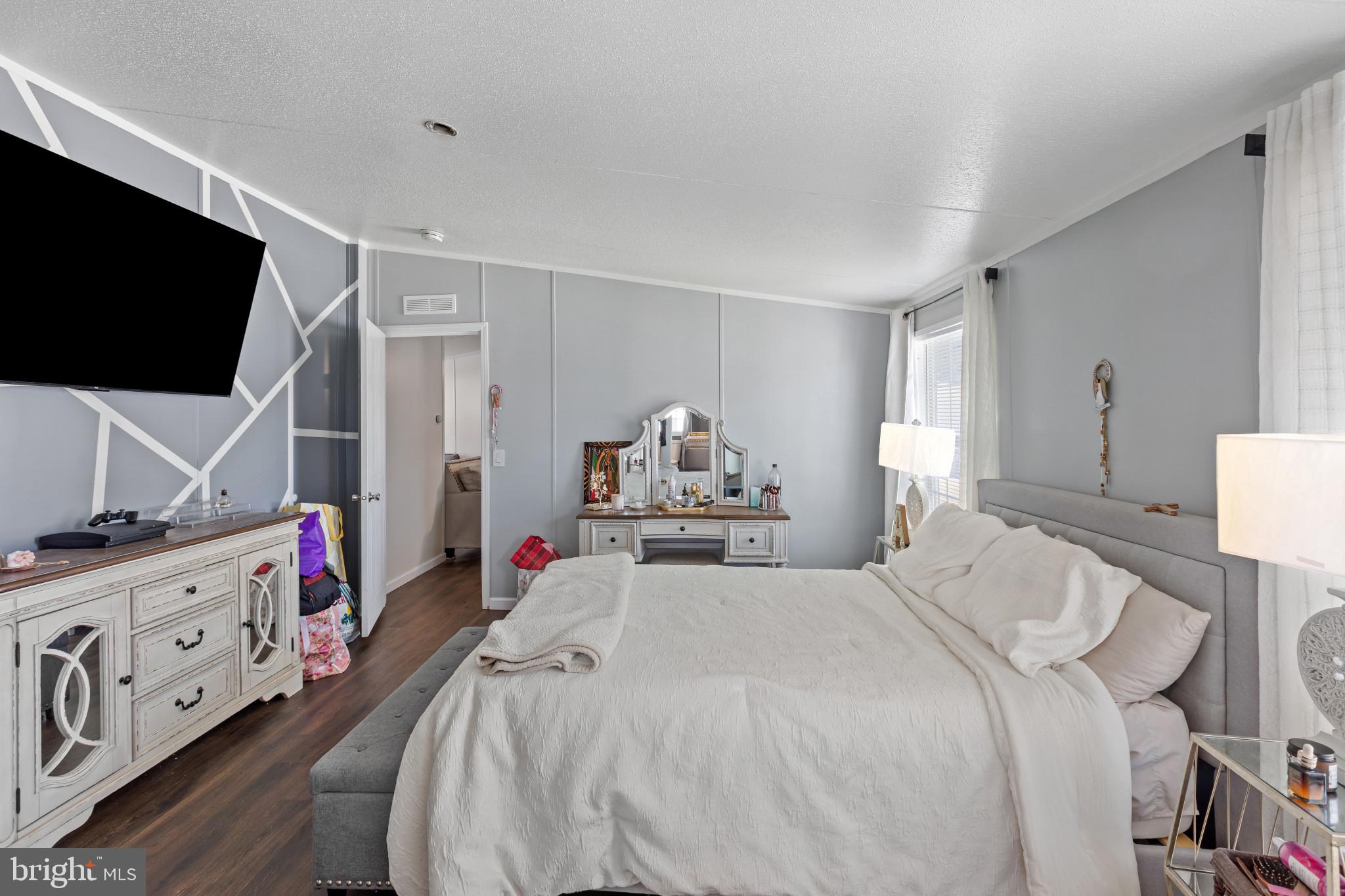 MIDWAY MOBILE VILLAGE - Residential