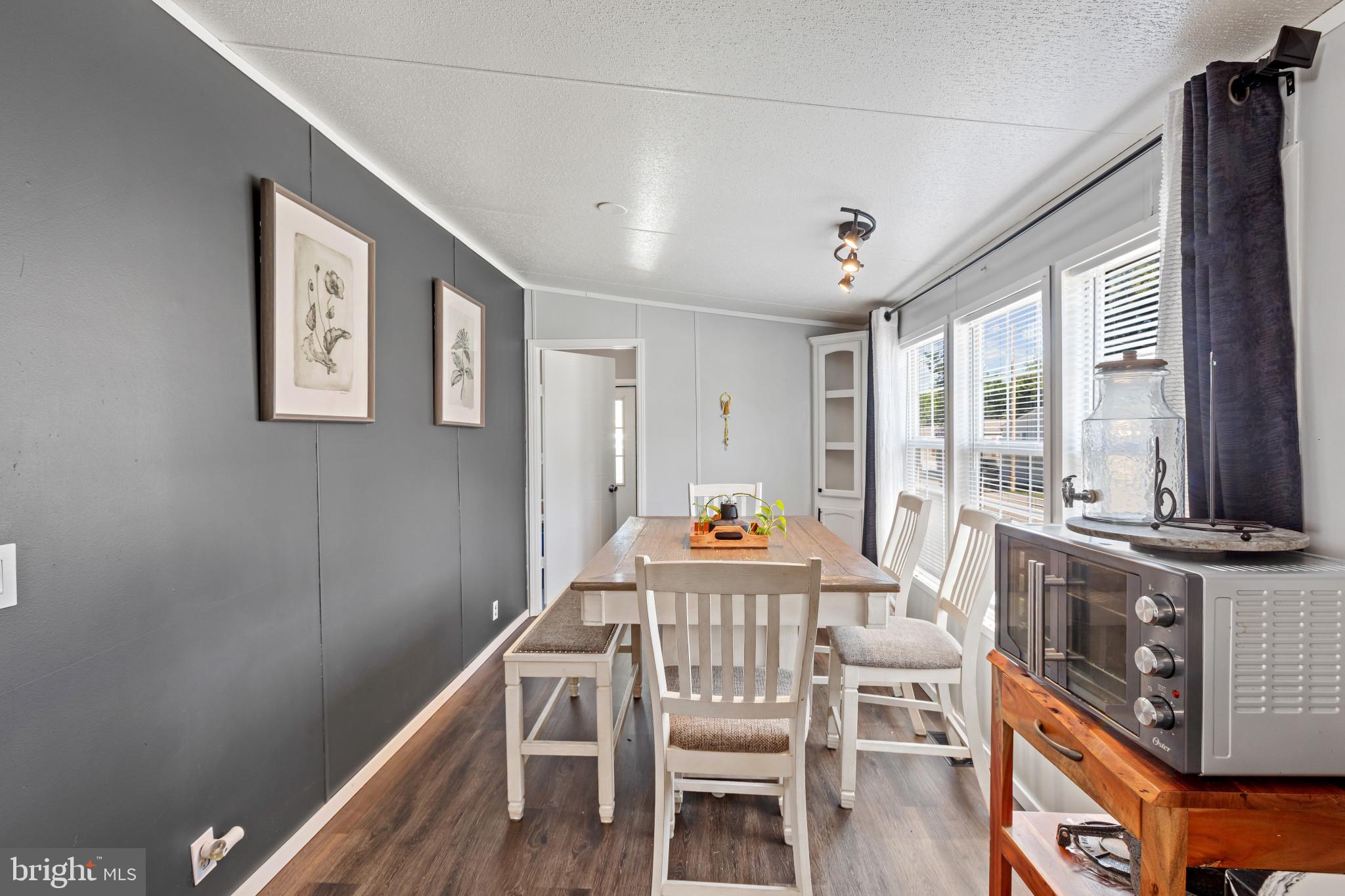 MIDWAY MOBILE VILLAGE - Residential